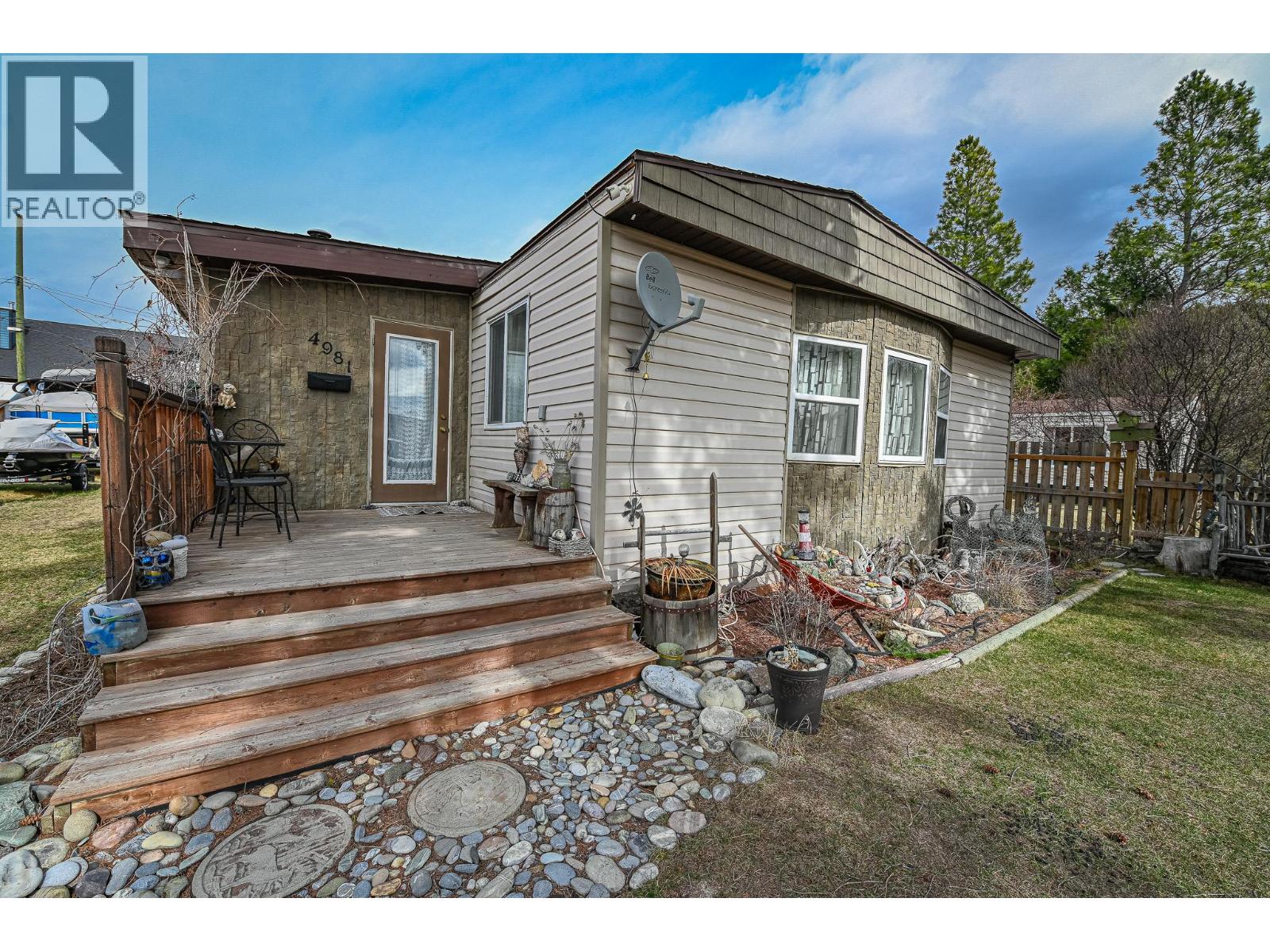 4981 Spruce Avenue, Canal Flats