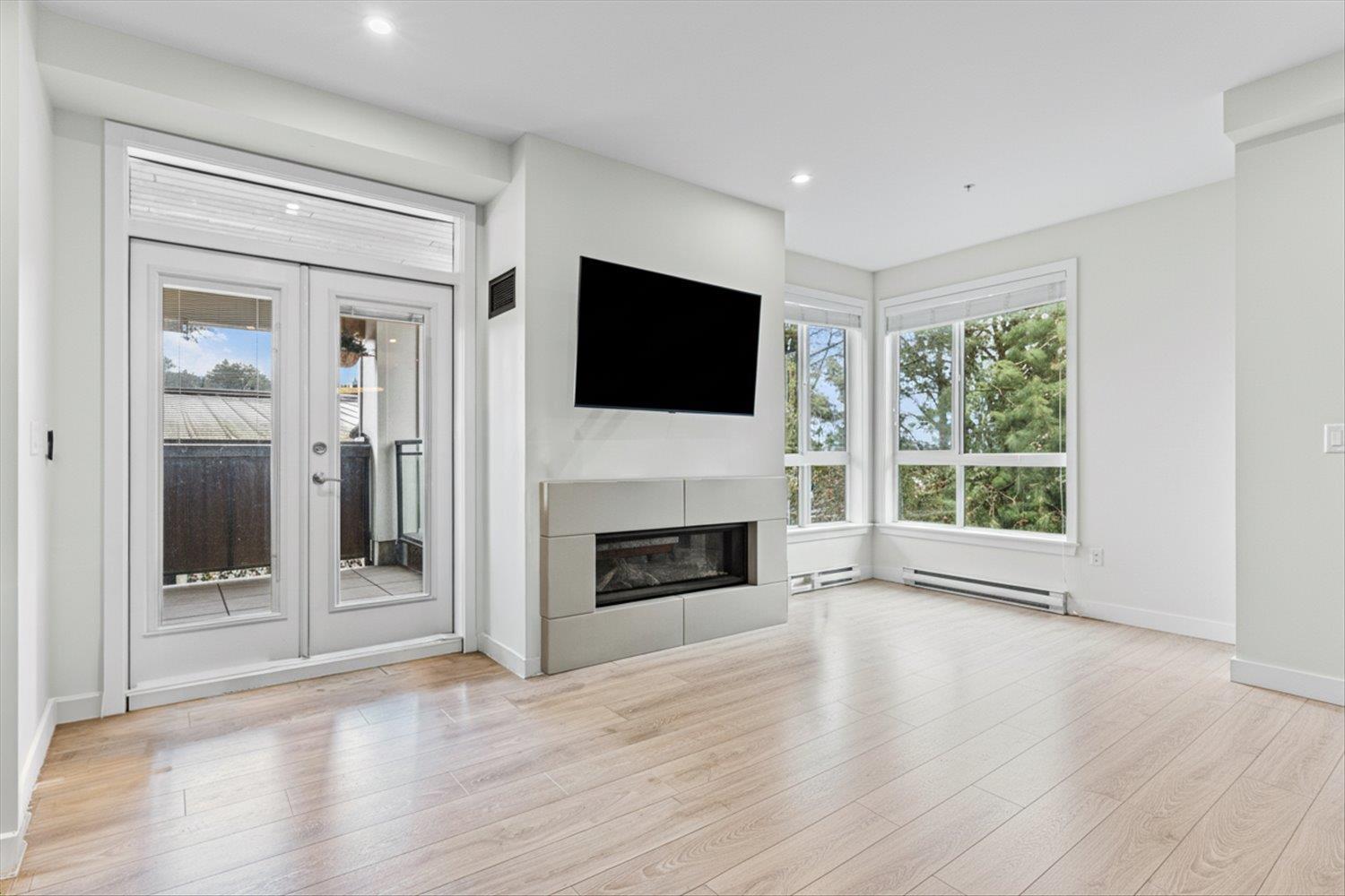 503 45500 MARKET WAY, Garrison Crossing, Chilliwack