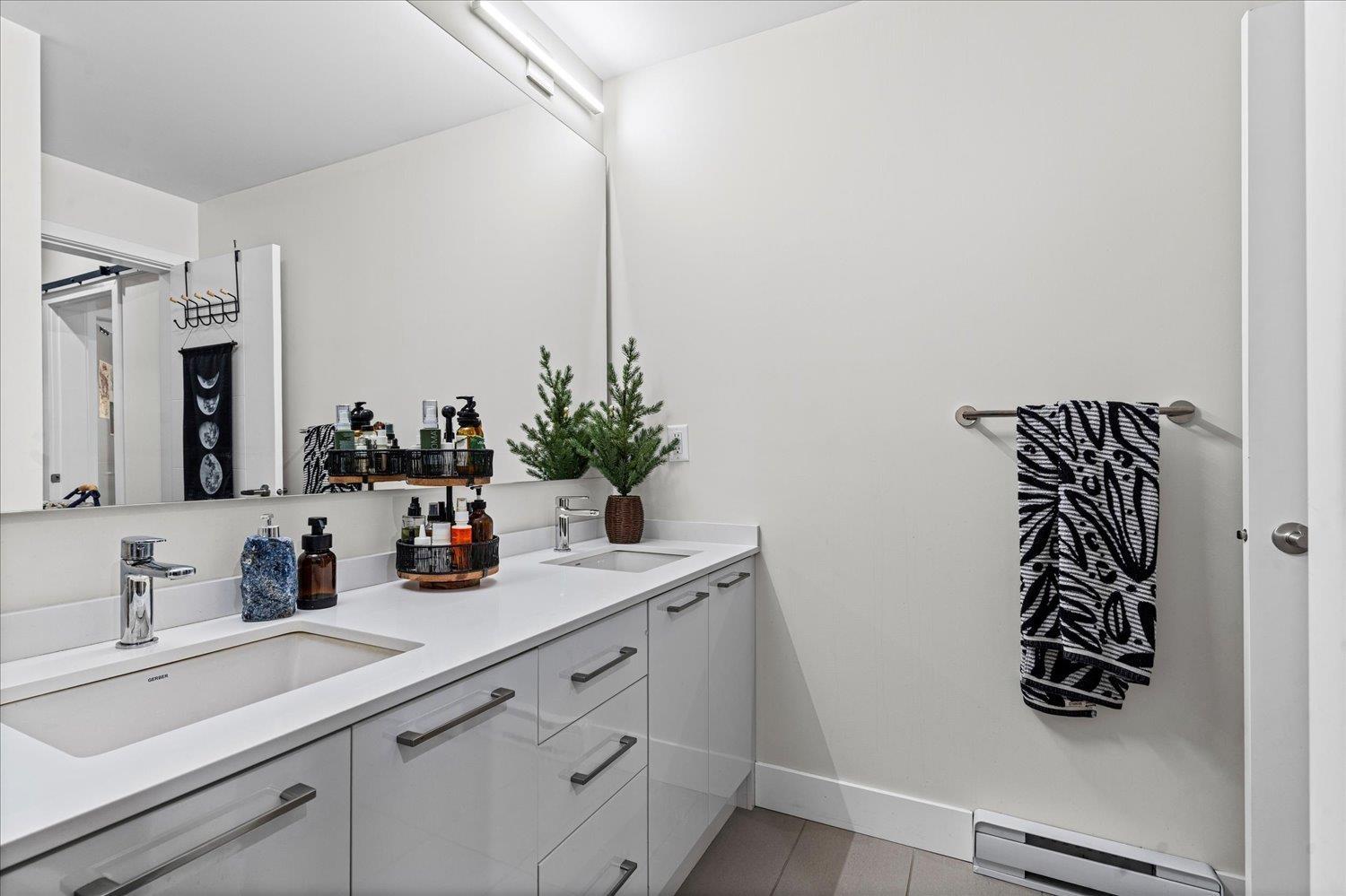 503 45500 MARKET WAY, Garrison Crossing, Chilliwack