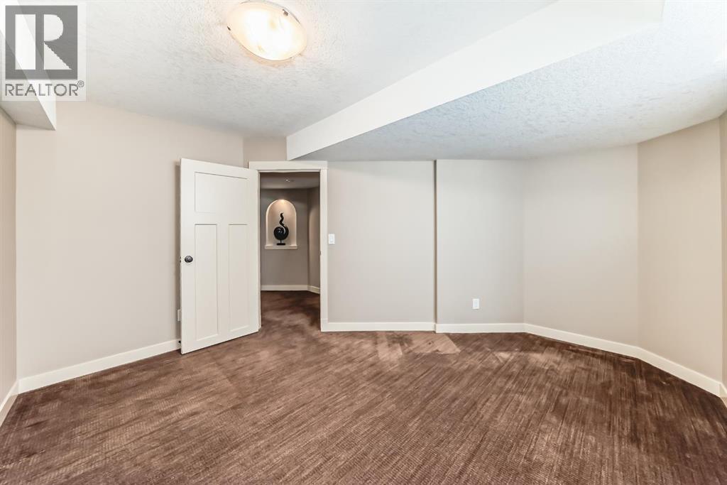 Single Family House for Sale in  Sherwood Common NW Sherwood Calgary 