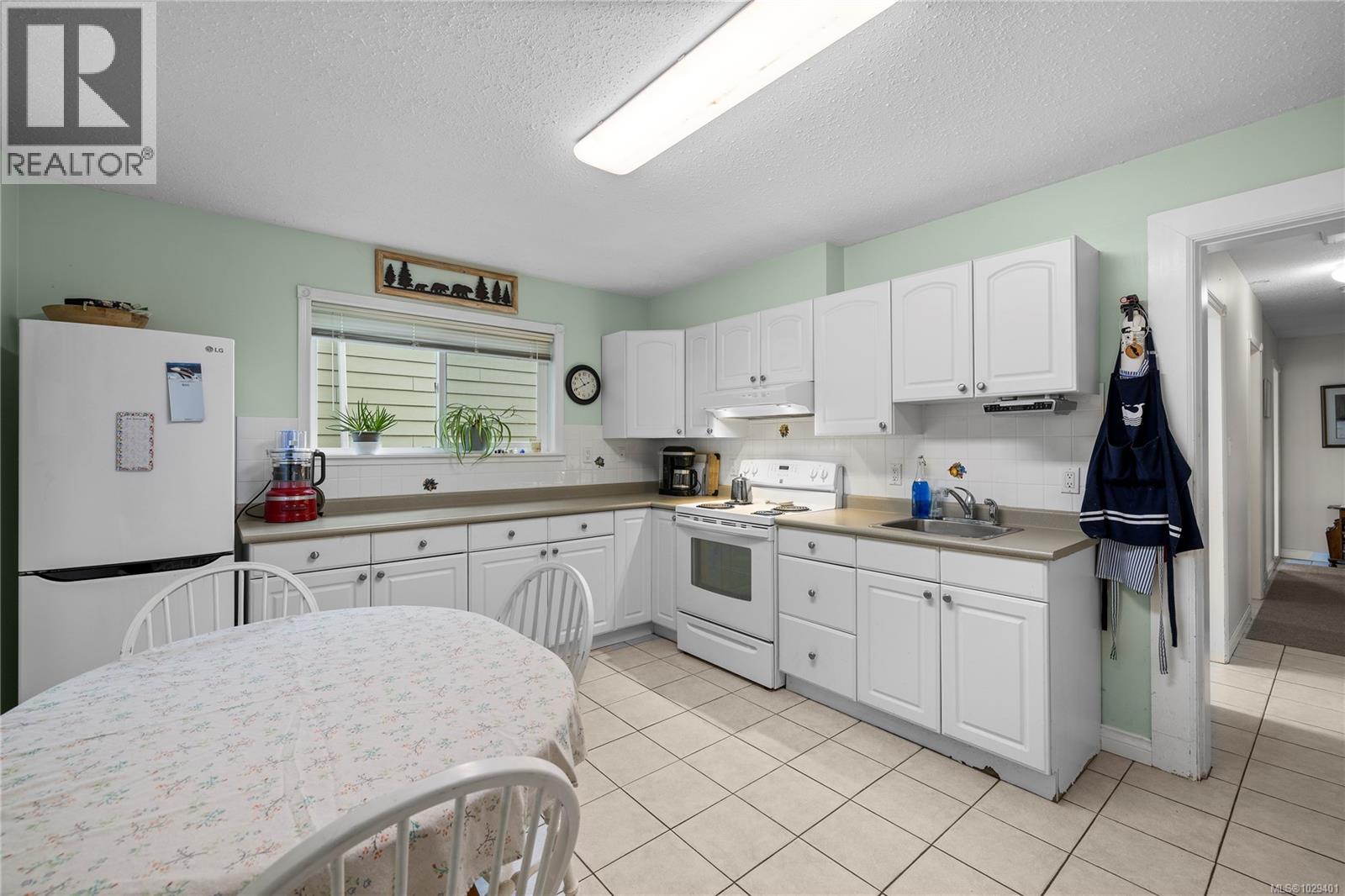 615 CHINOOK AVE - 22