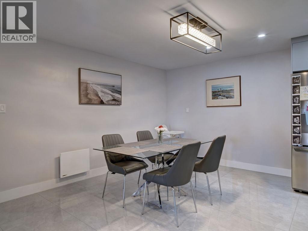 9168 SUNSHINE COAST HIGHWAY, Halfmoon Bay