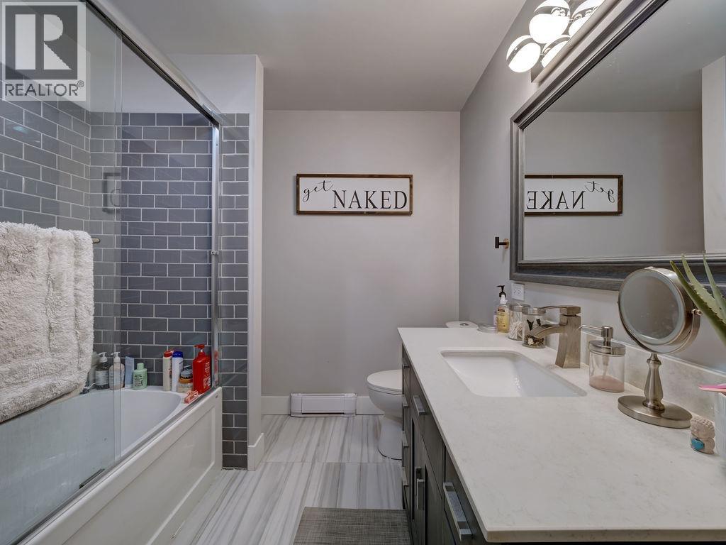 9168 SUNSHINE COAST HIGHWAY, Halfmoon Bay