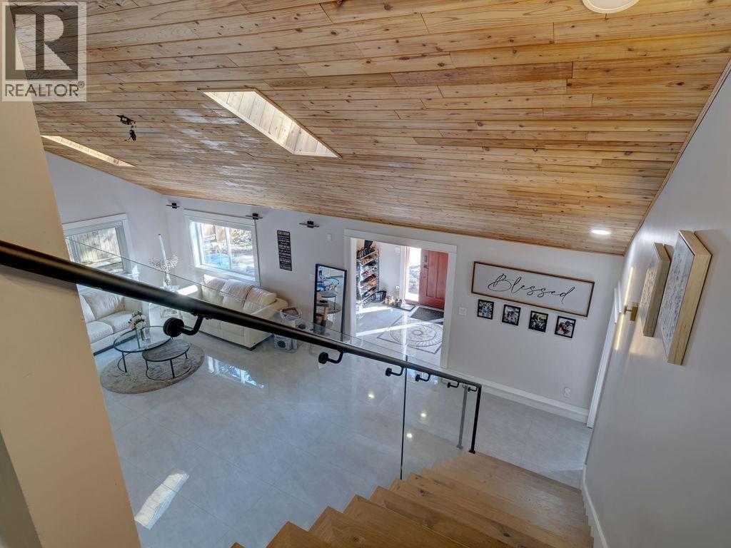 9168 SUNSHINE COAST HIGHWAY, Halfmoon Bay