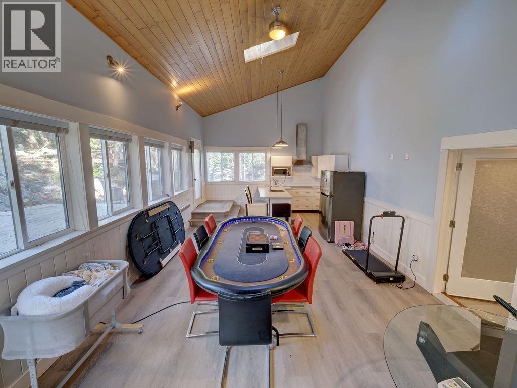 9168 SUNSHINE COAST HIGHWAY, Halfmoon Bay