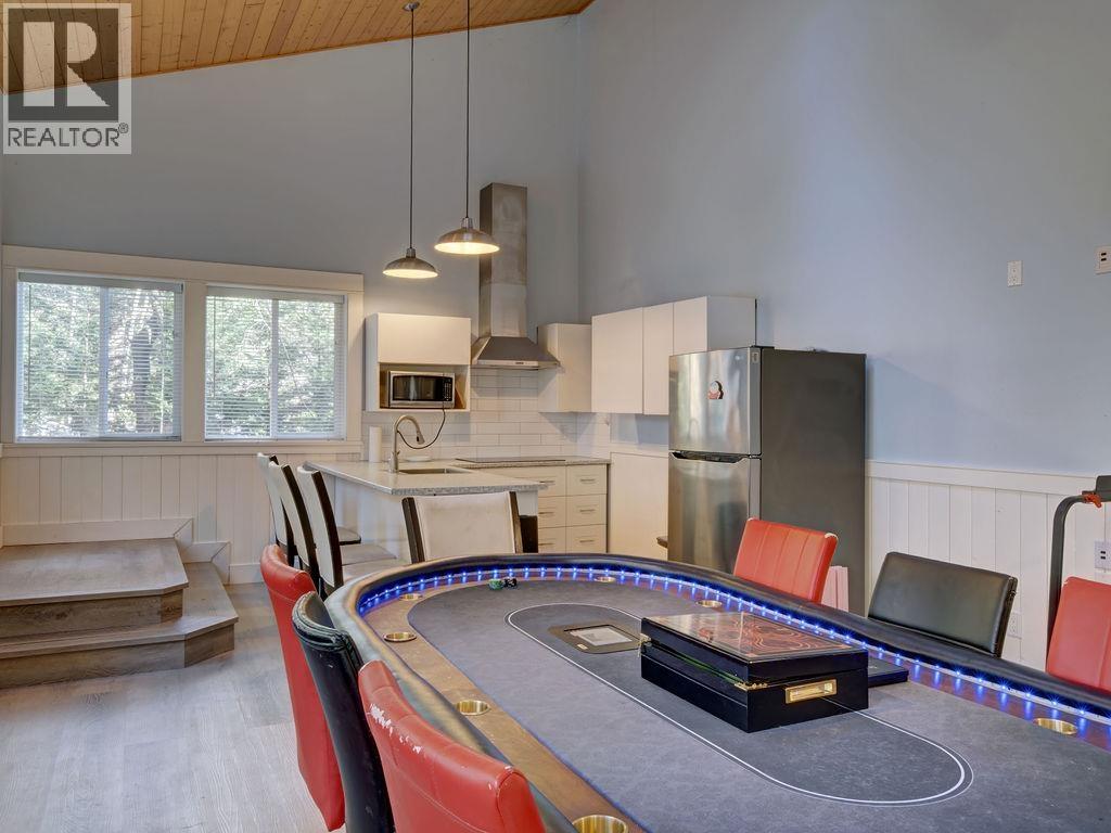 9168 SUNSHINE COAST HIGHWAY, Halfmoon Bay