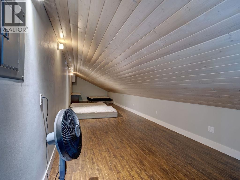 9168 SUNSHINE COAST HIGHWAY, Halfmoon Bay