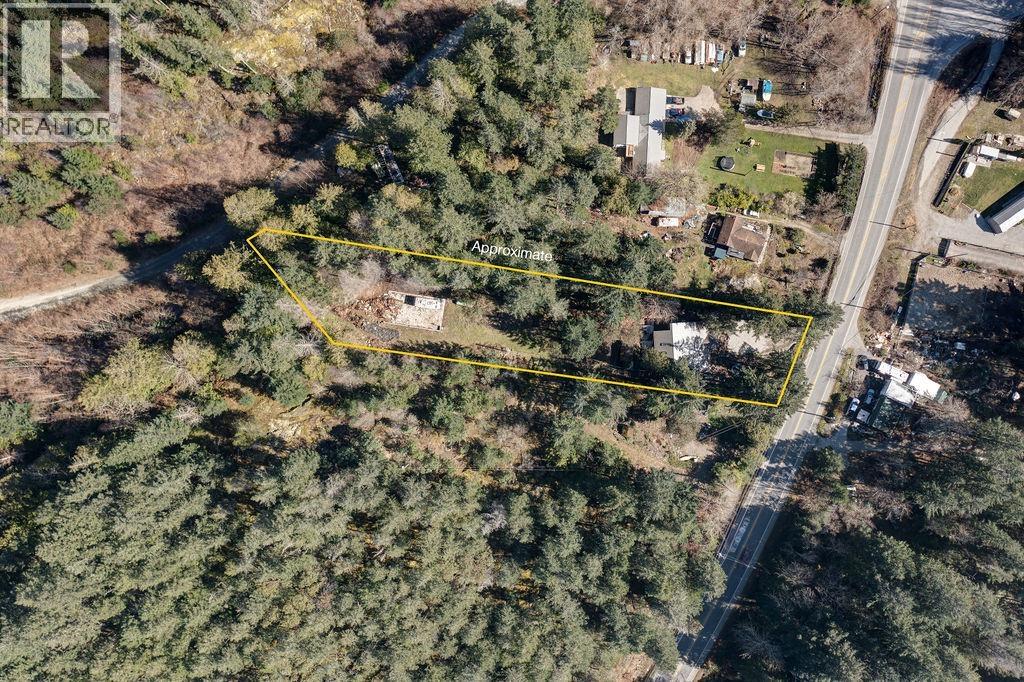 9168 SUNSHINE COAST HIGHWAY, Halfmoon Bay