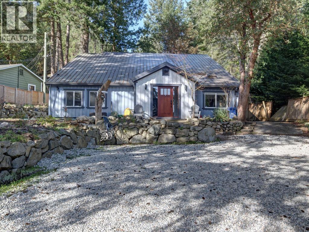9168 SUNSHINE COAST HIGHWAY, Halfmoon Bay