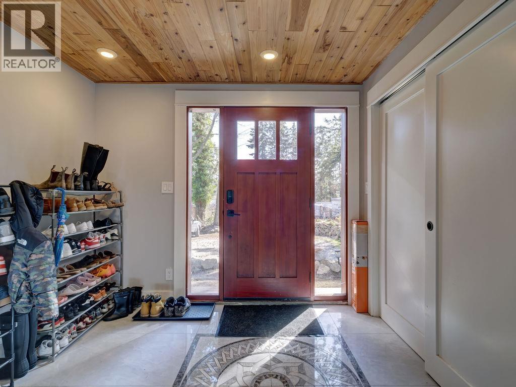 9168 SUNSHINE COAST HIGHWAY, Halfmoon Bay