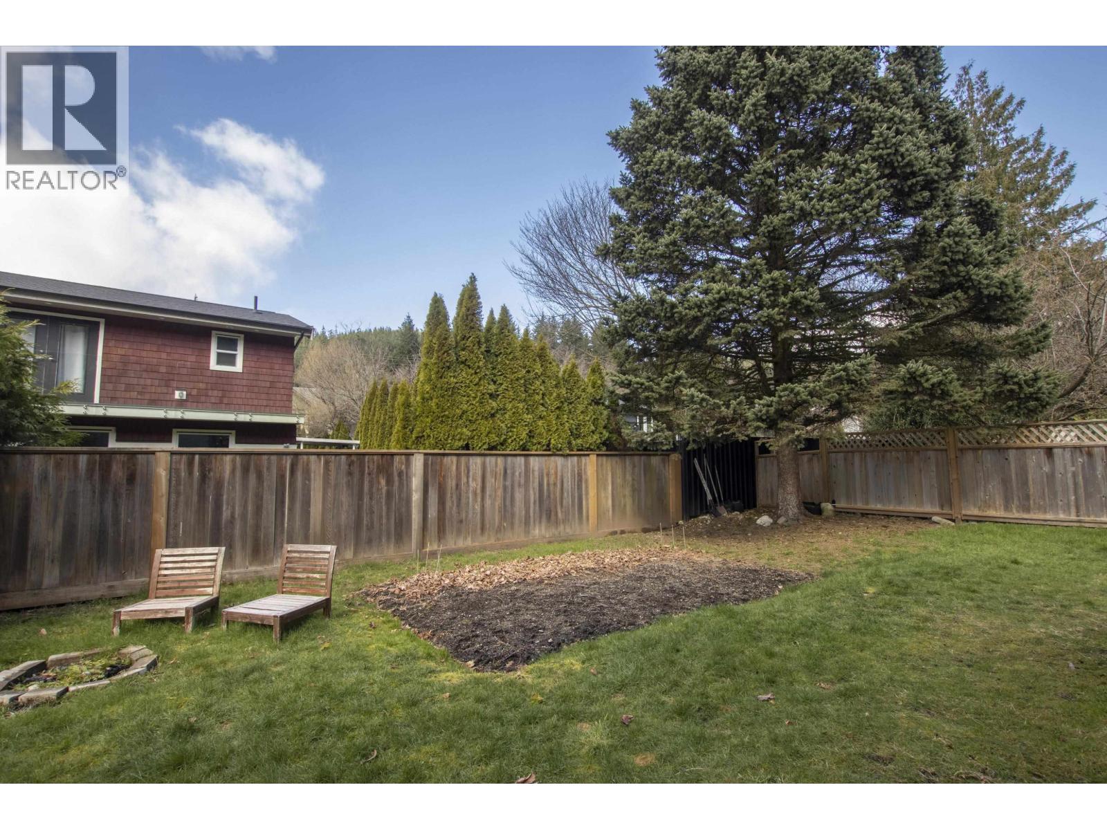 1990 MAPLE DRIVE, Squamish