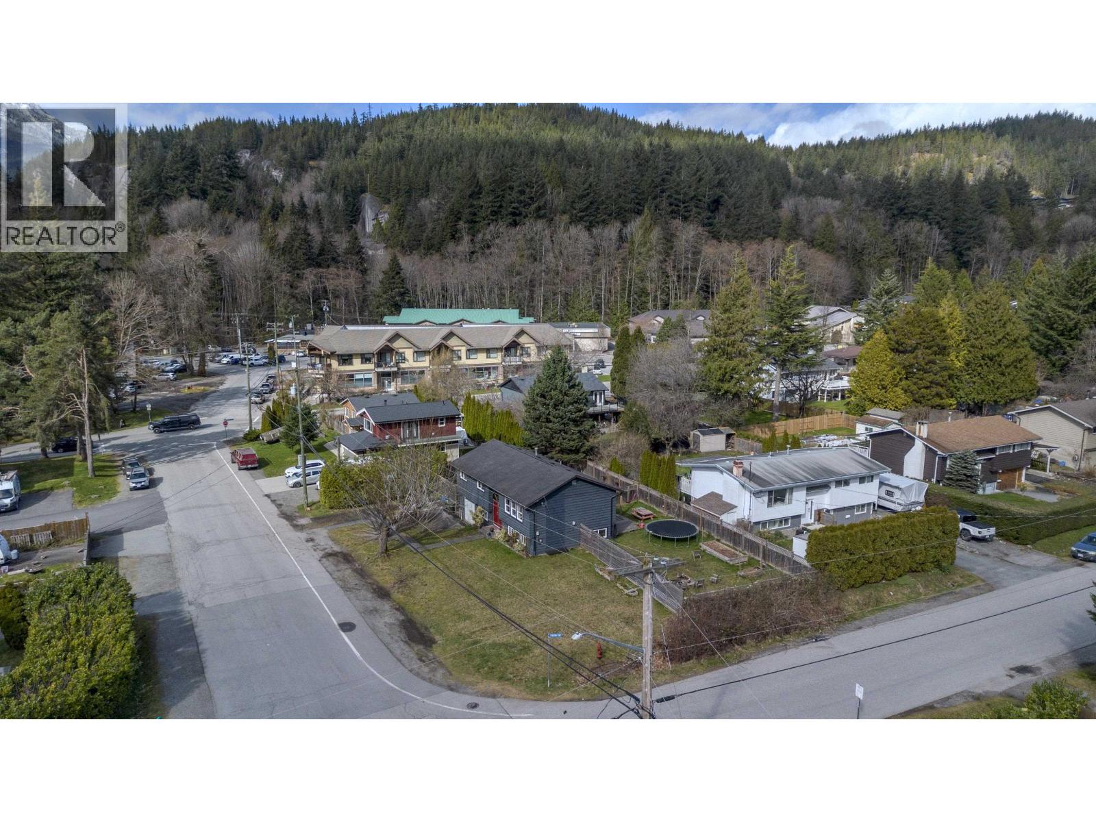 1990 MAPLE DRIVE, Squamish