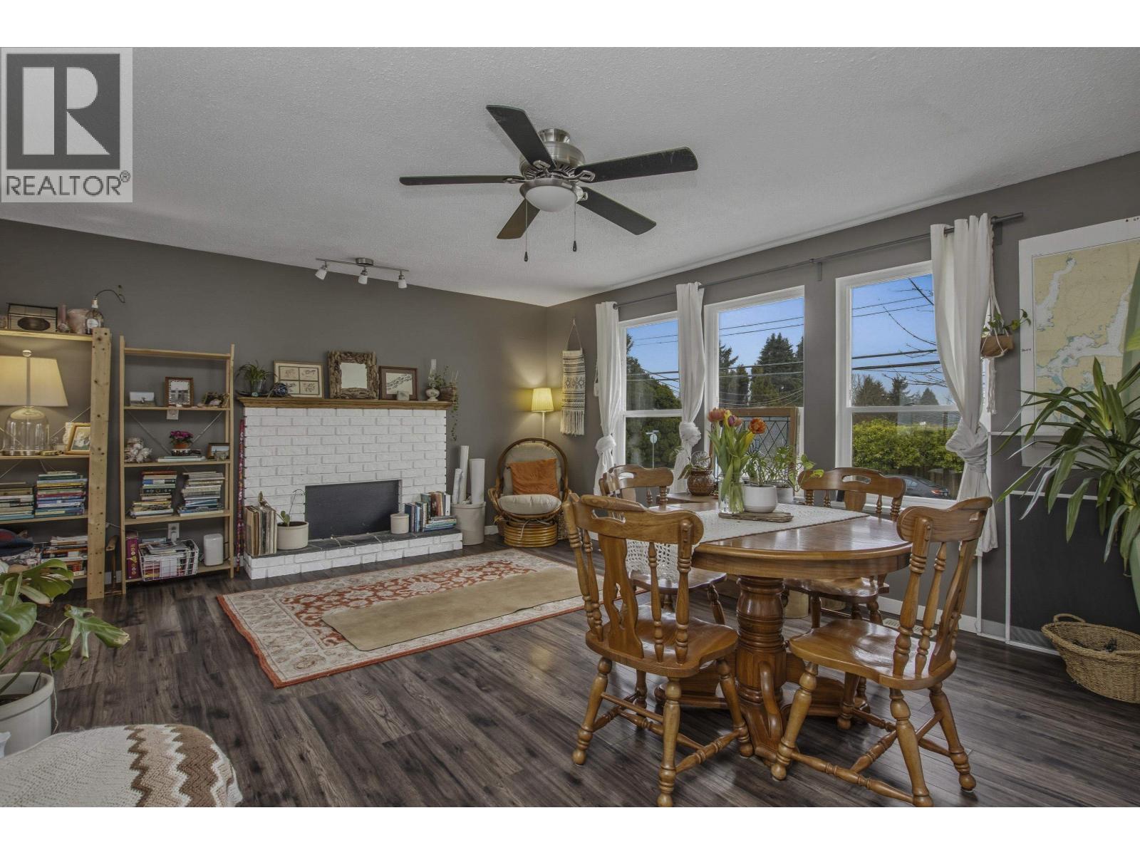 1990 MAPLE DRIVE, Squamish