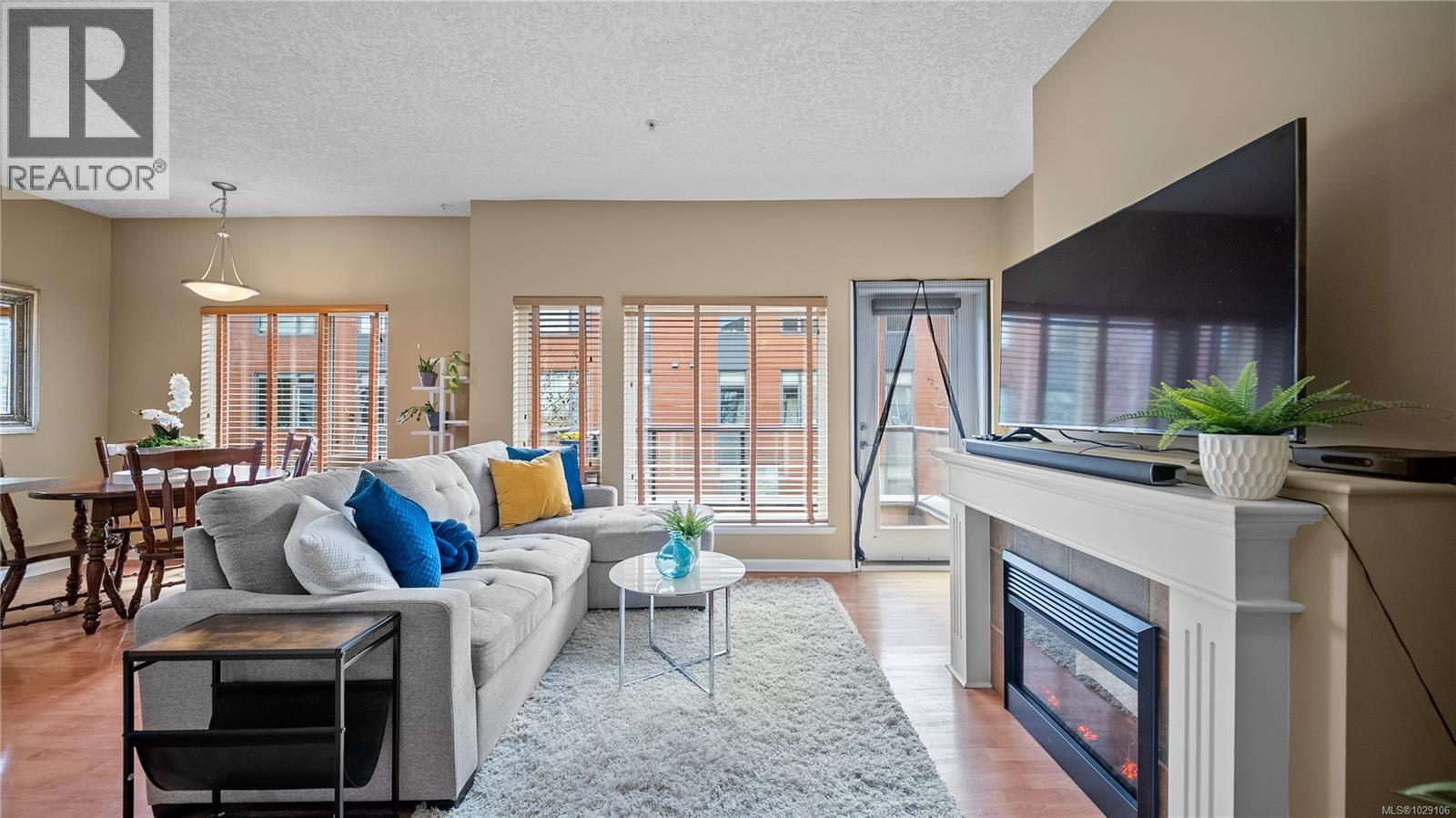 #307 2747 JACKLIN RD - 4