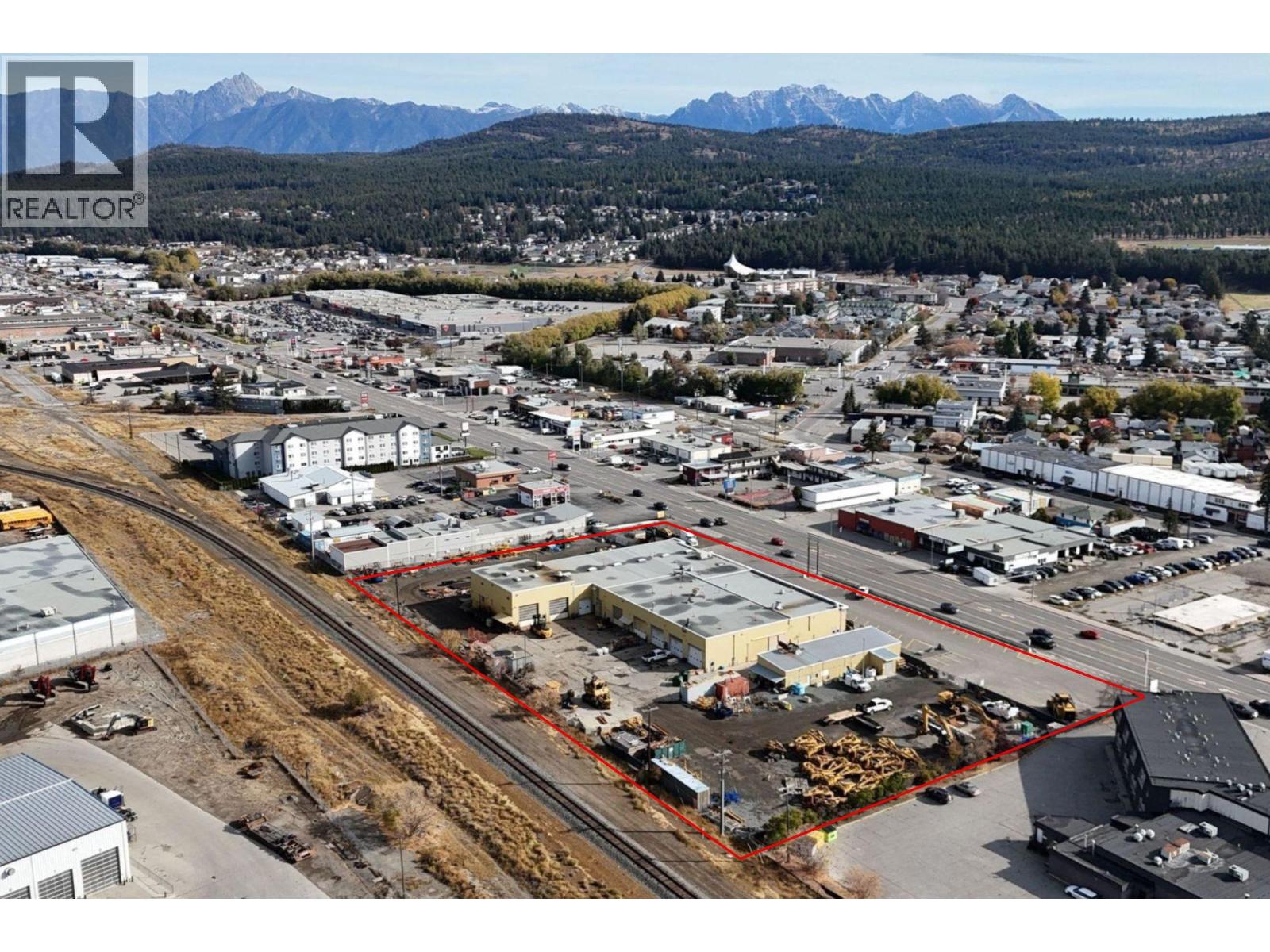  815 Cranbrook Street North, Cranbrook