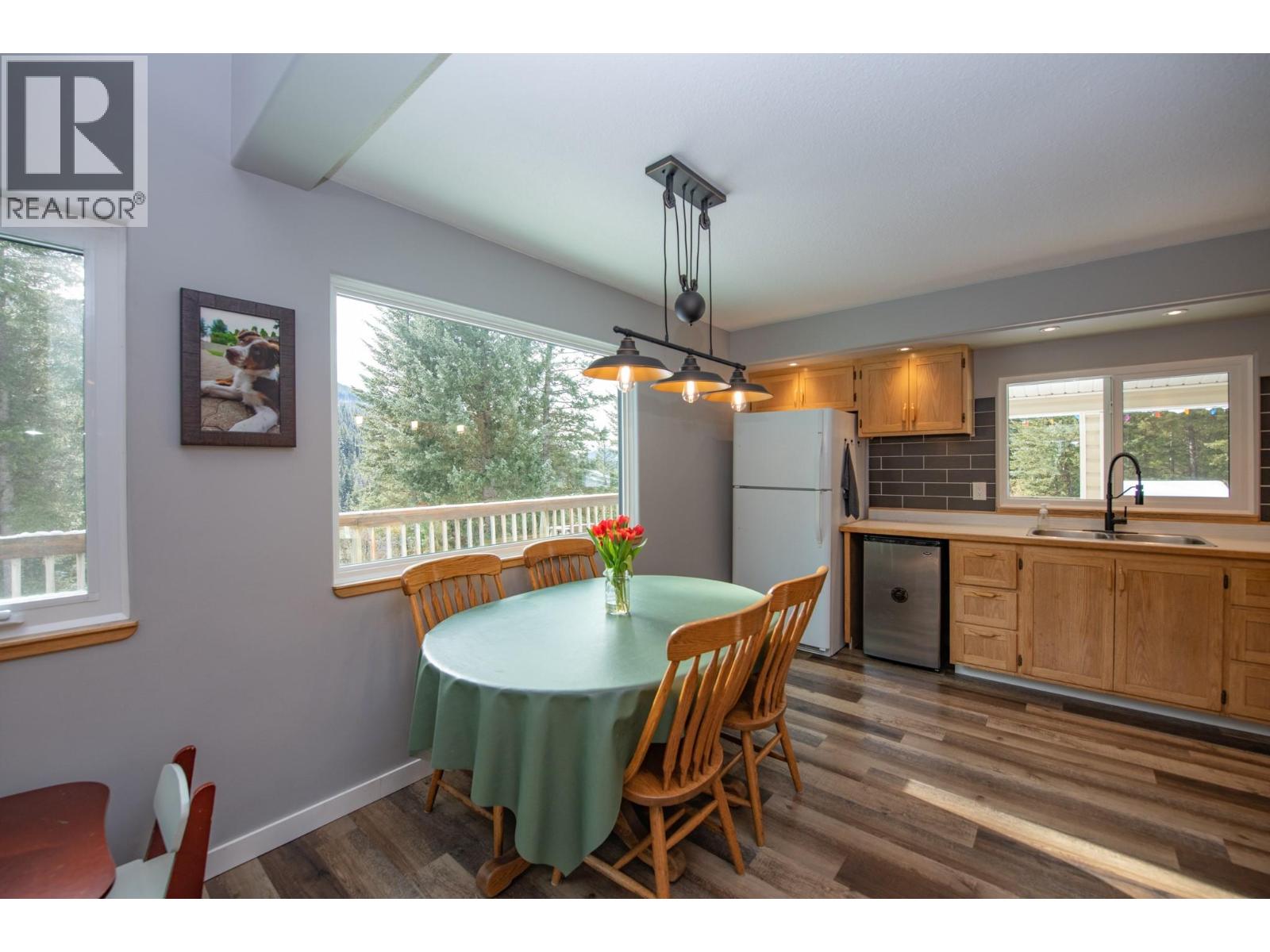 7250 China Valley Road, Falkland