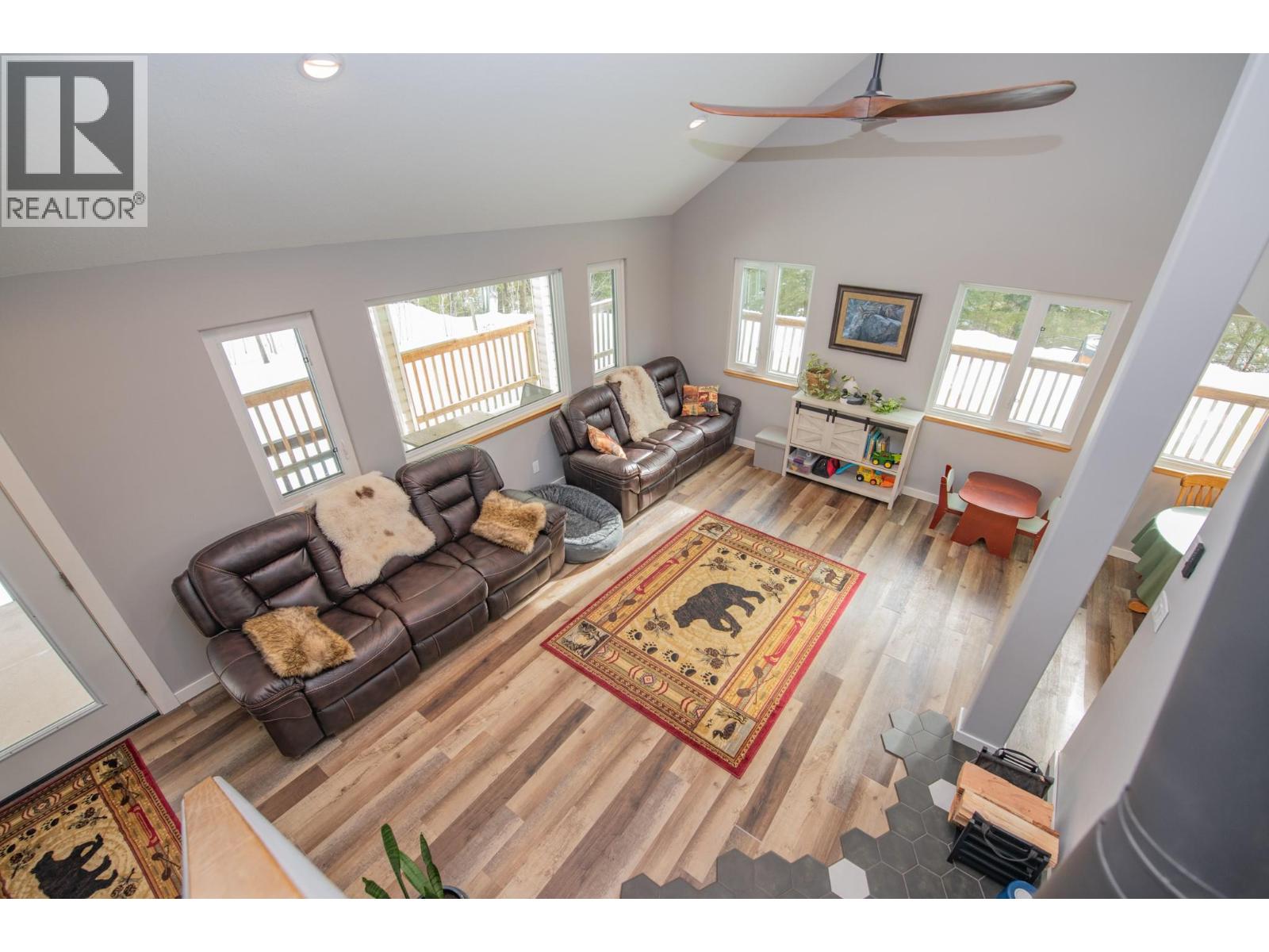 7250 China Valley Road, Falkland