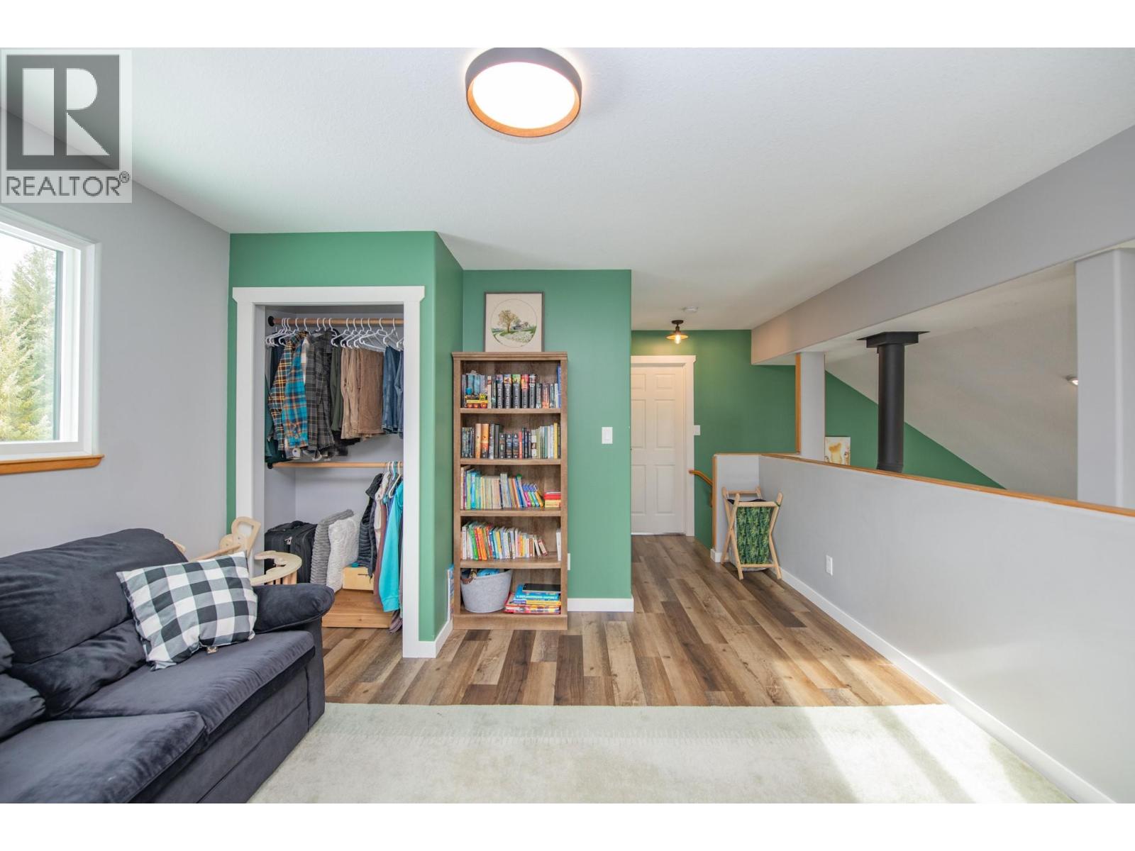 7250 China Valley Road, Falkland