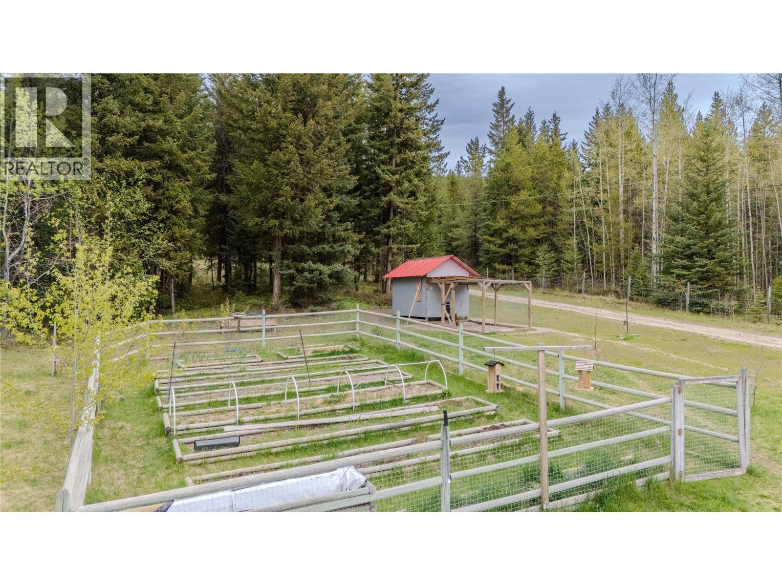 7250 China Valley Road, Falkland