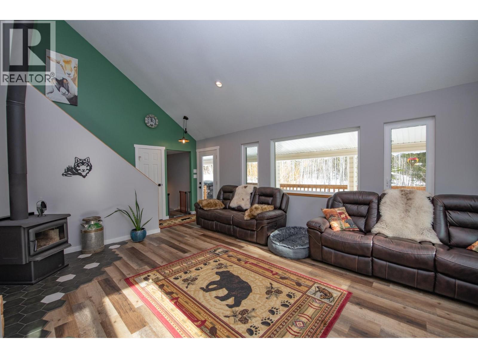 7250 China Valley Road, Falkland