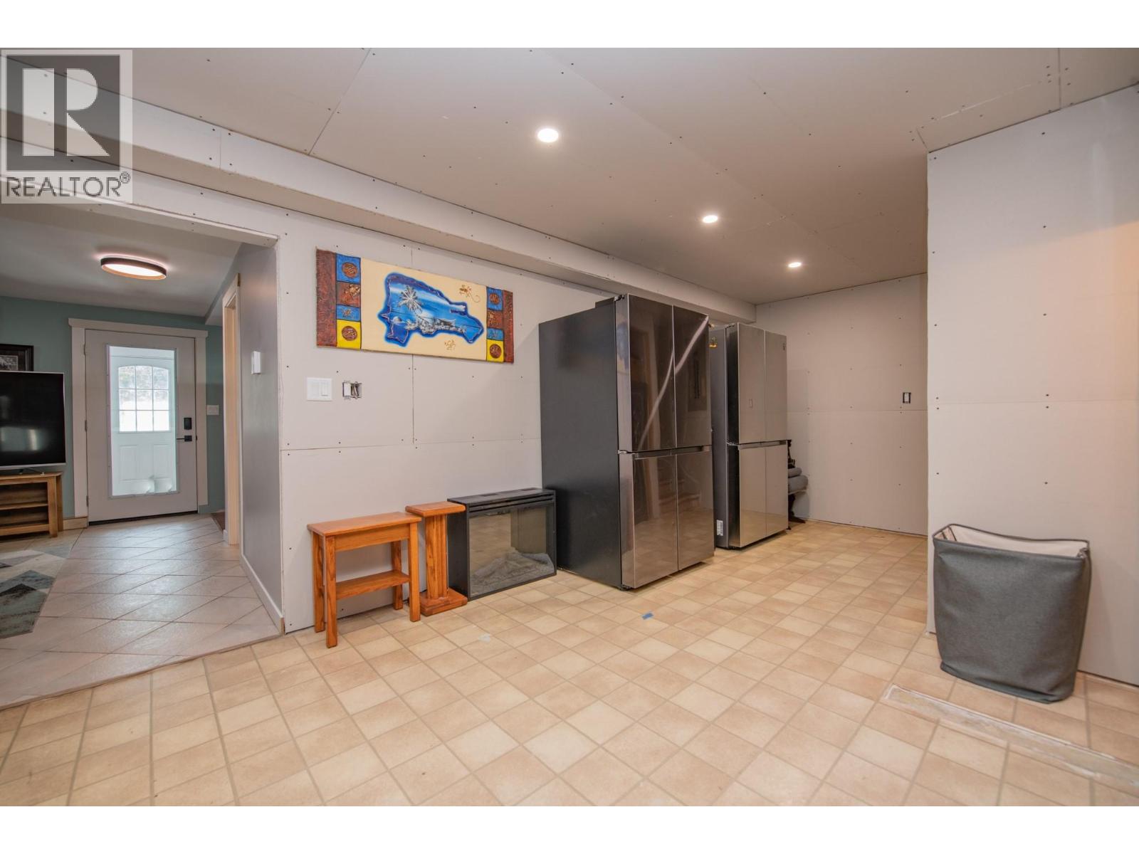 7250 China Valley Road, Falkland