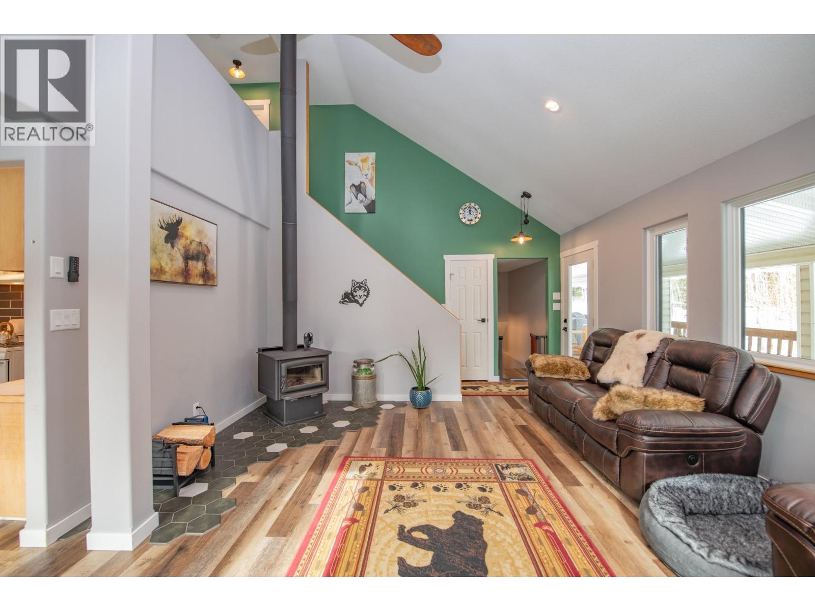 7250 China Valley Road, Falkland