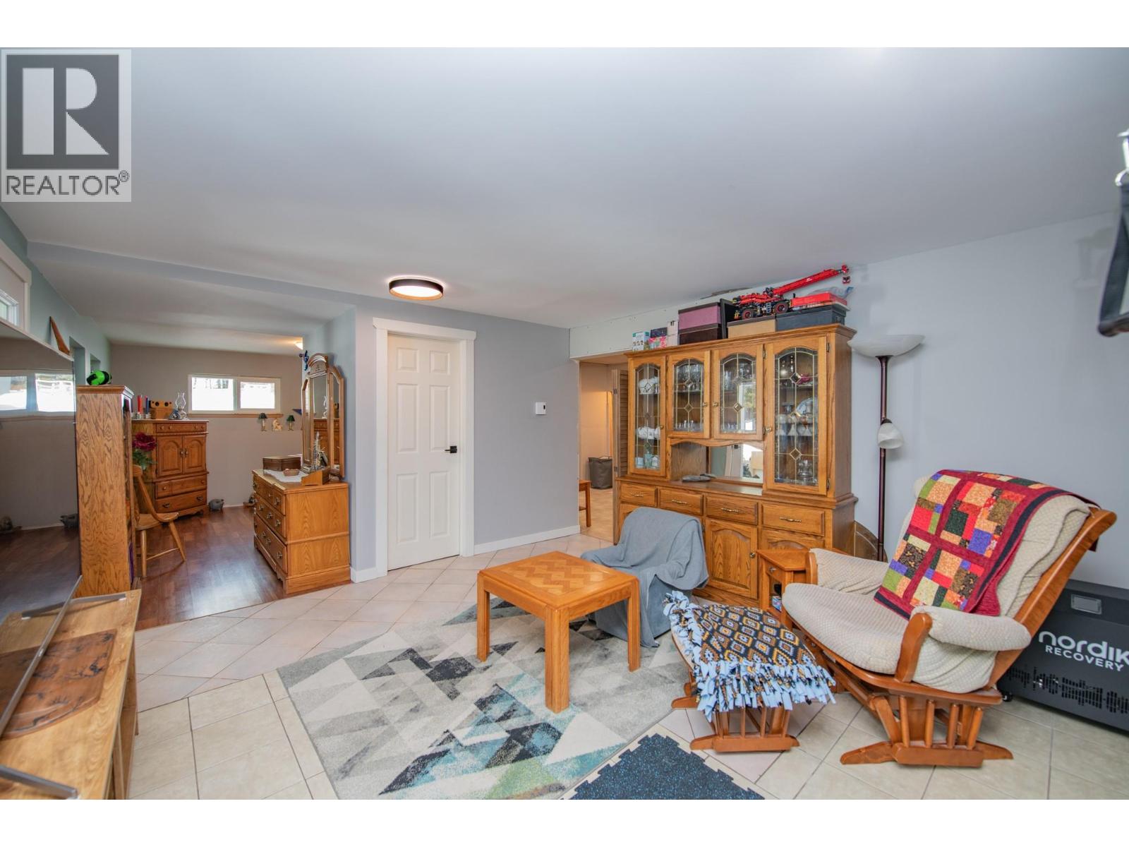 7250 China Valley Road, Falkland