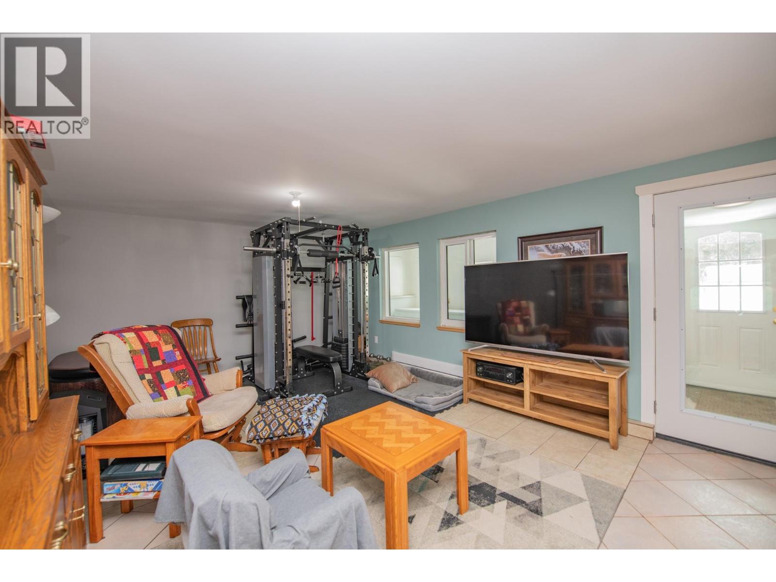 7250 China Valley Road, Falkland