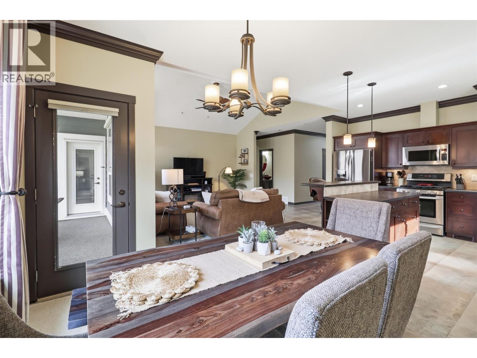 593 STONERIDGE Drive, Kamloops