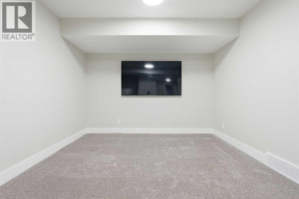 Single Family House for Sale in  Alpine Gardens SW Alpine Park Calgary 