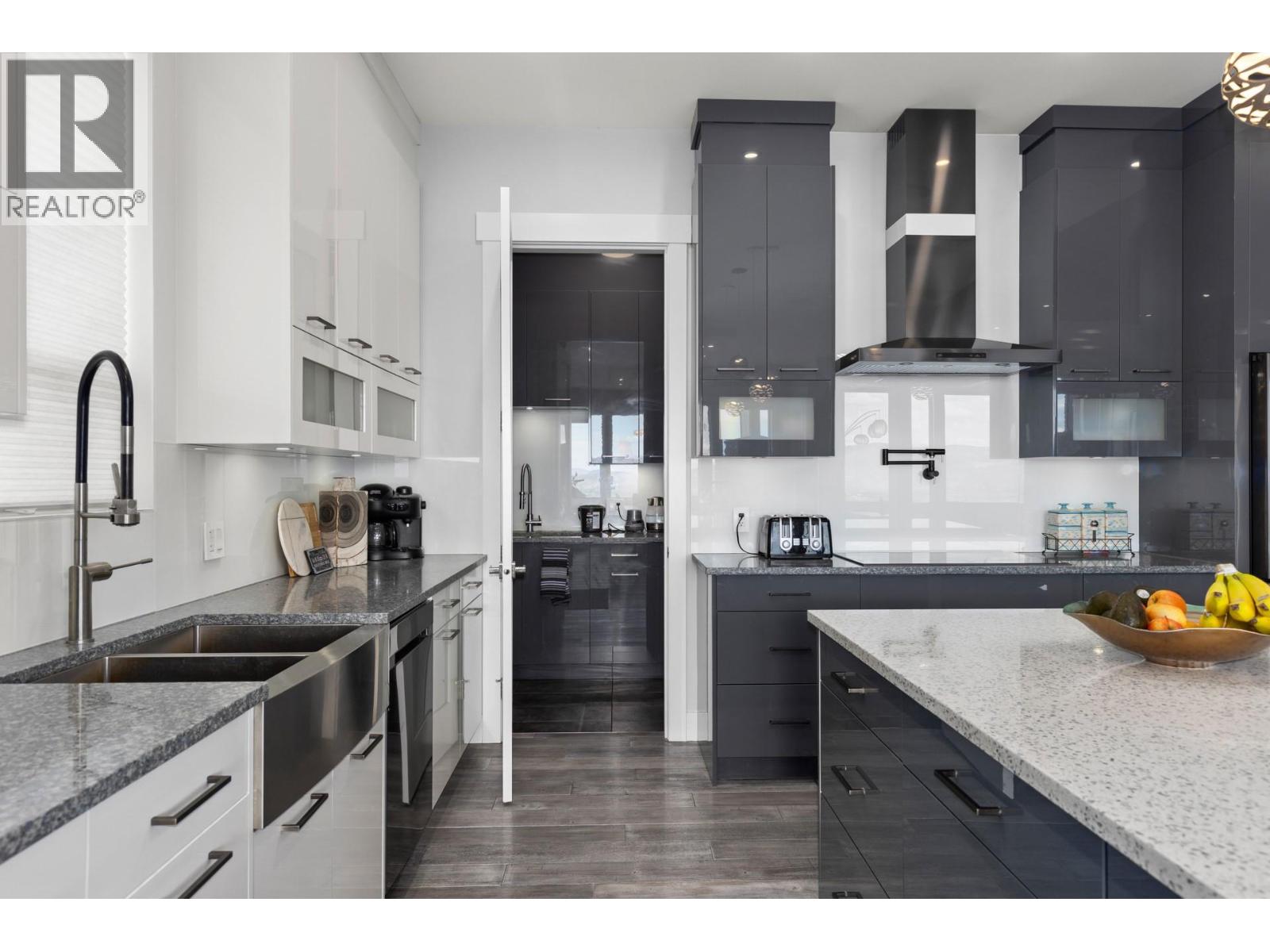  1088 Clarance Avenue, Kelowna