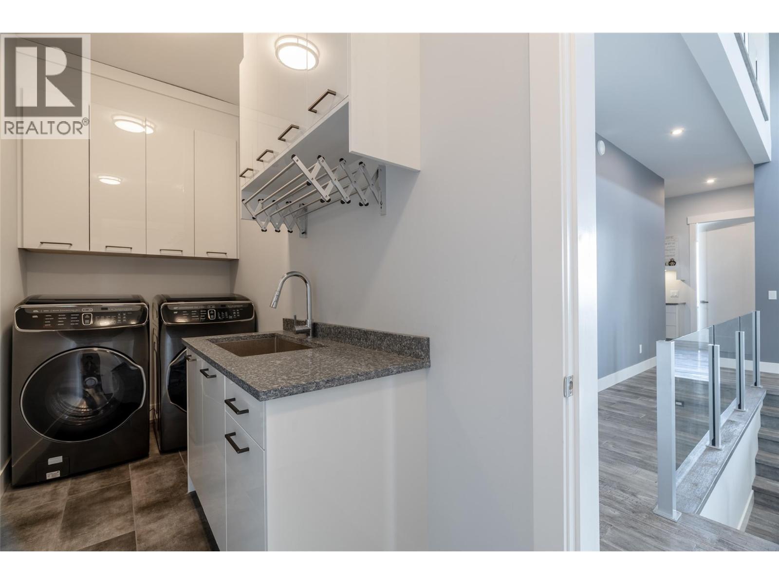 1088 Clarance Avenue - 33