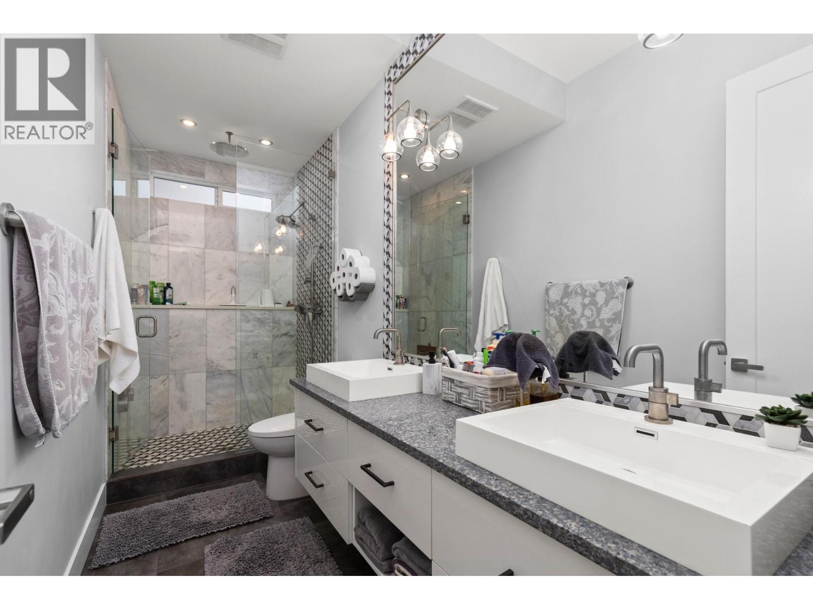  1088 Clarance Avenue, Kelowna