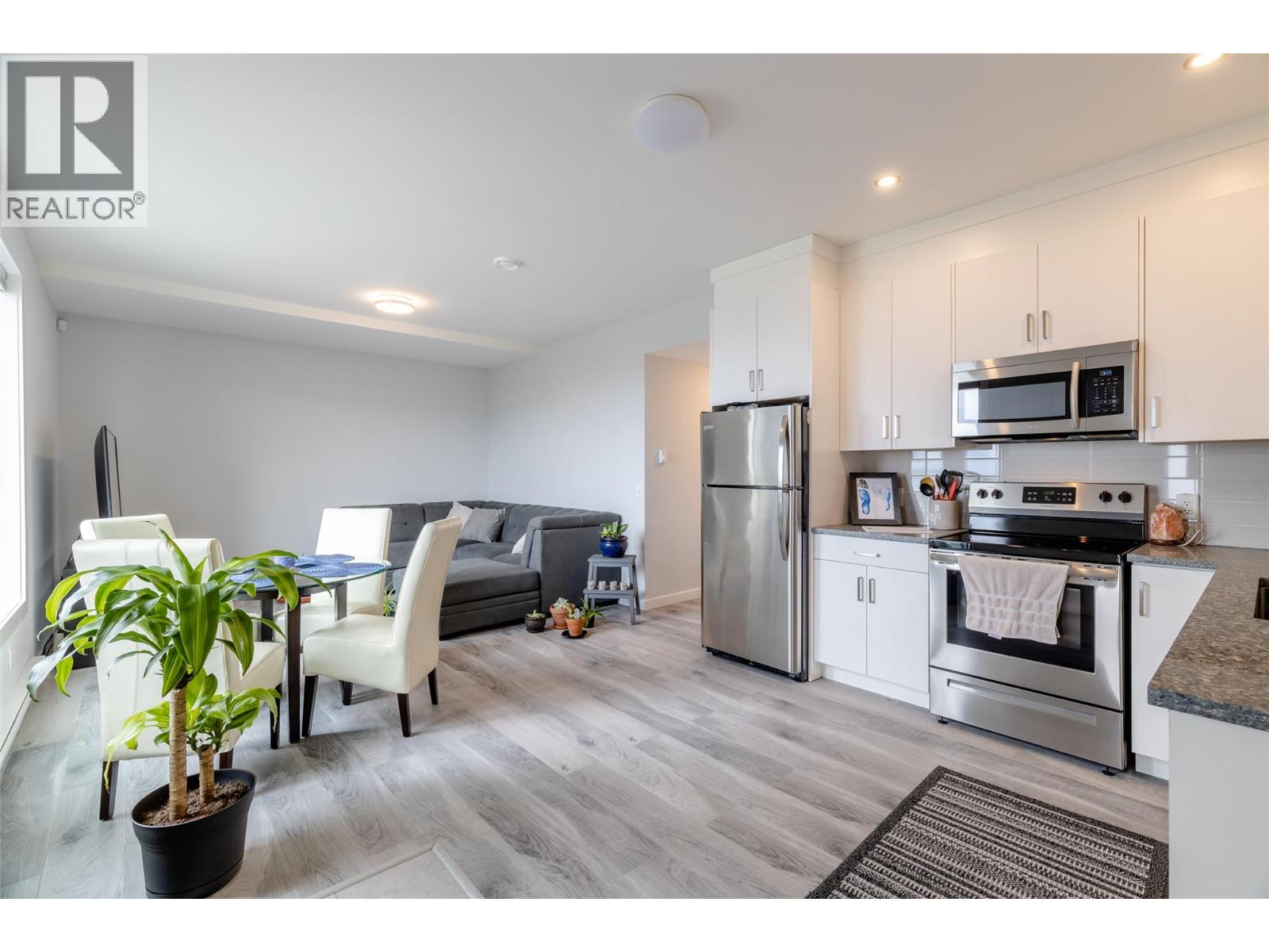  1088 Clarance Avenue, Kelowna