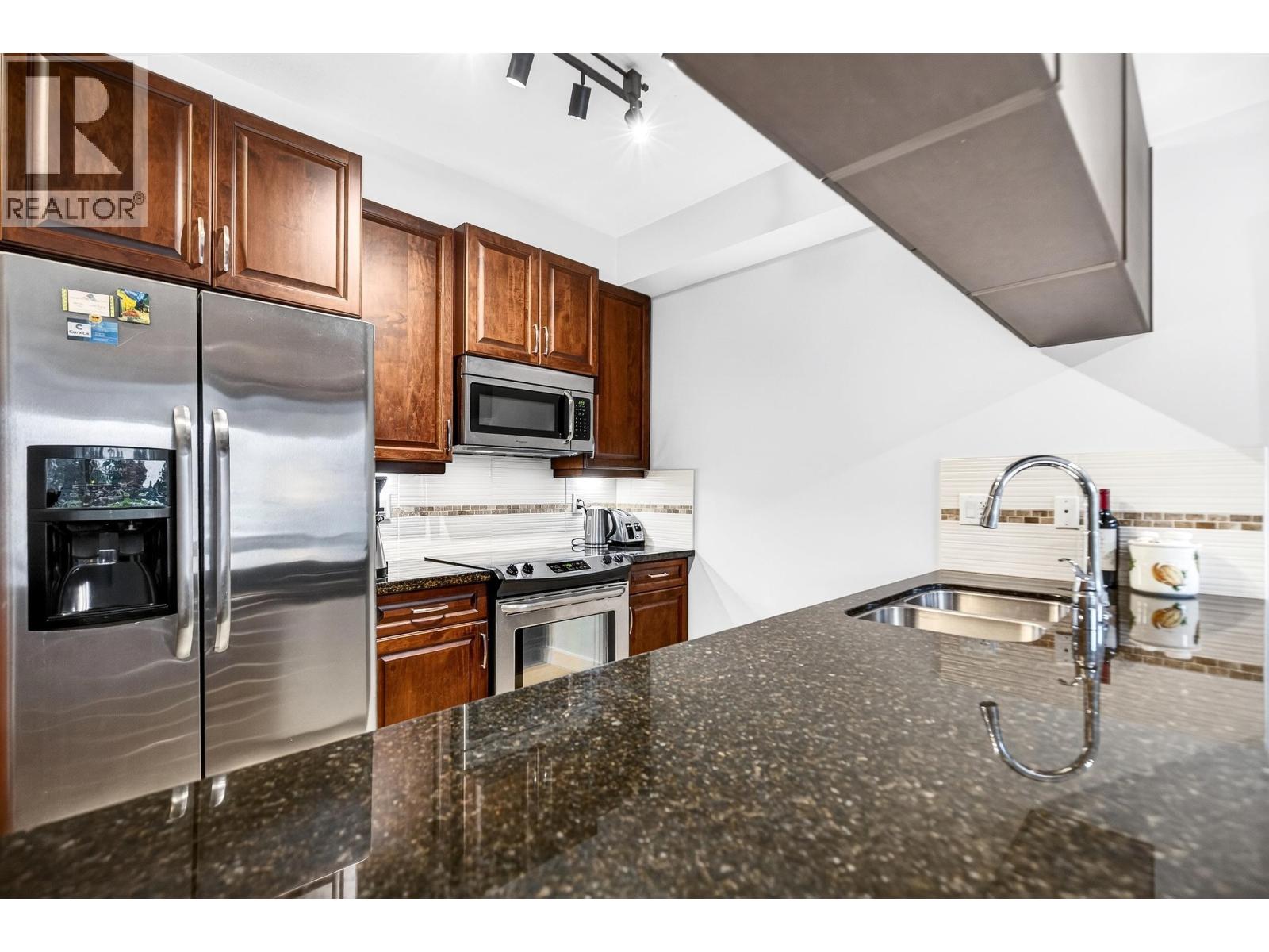 109 11935 BURNETT STREET, Maple Ridge