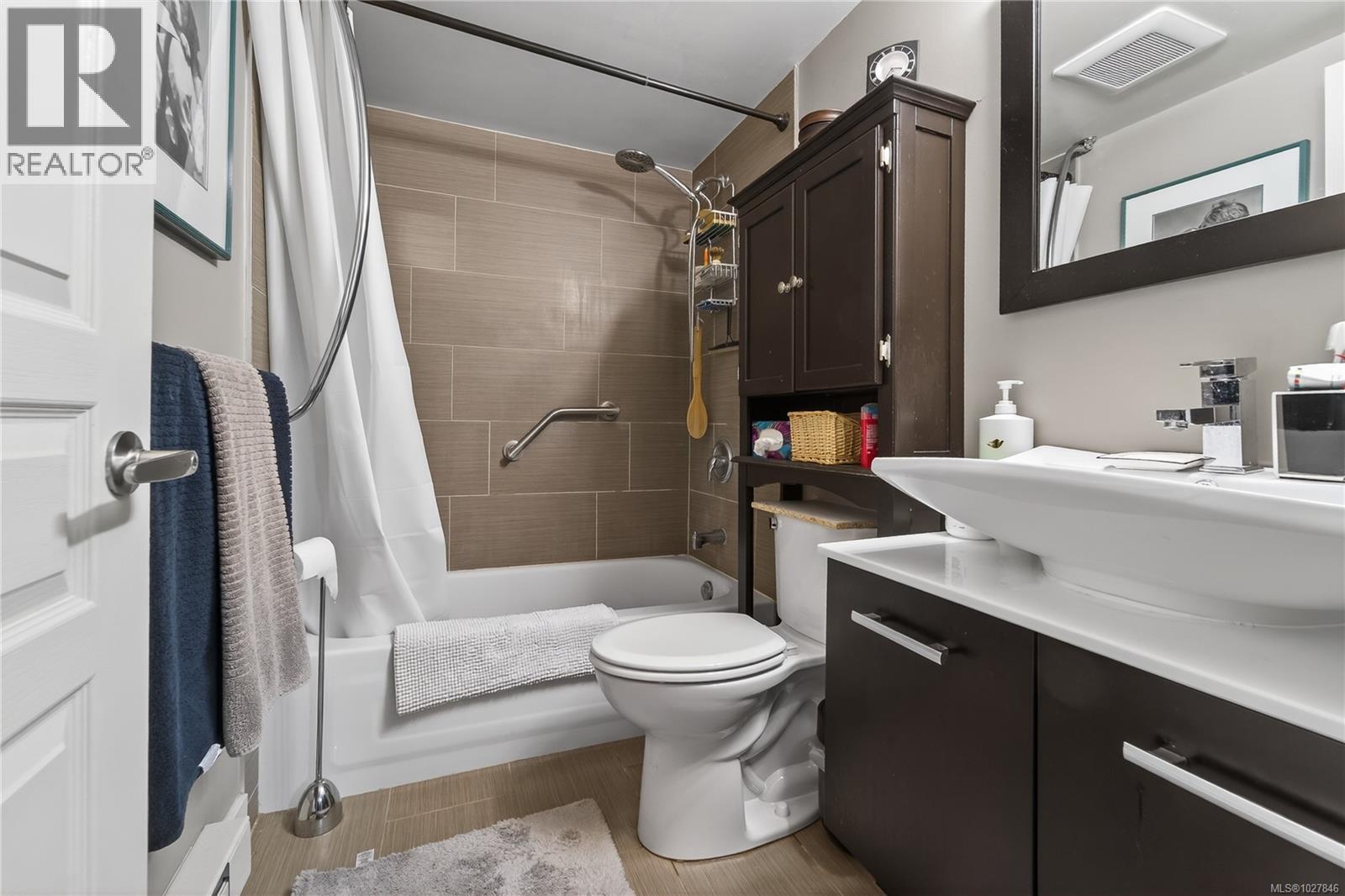 #204 799 BLACKBERRY RD - 7