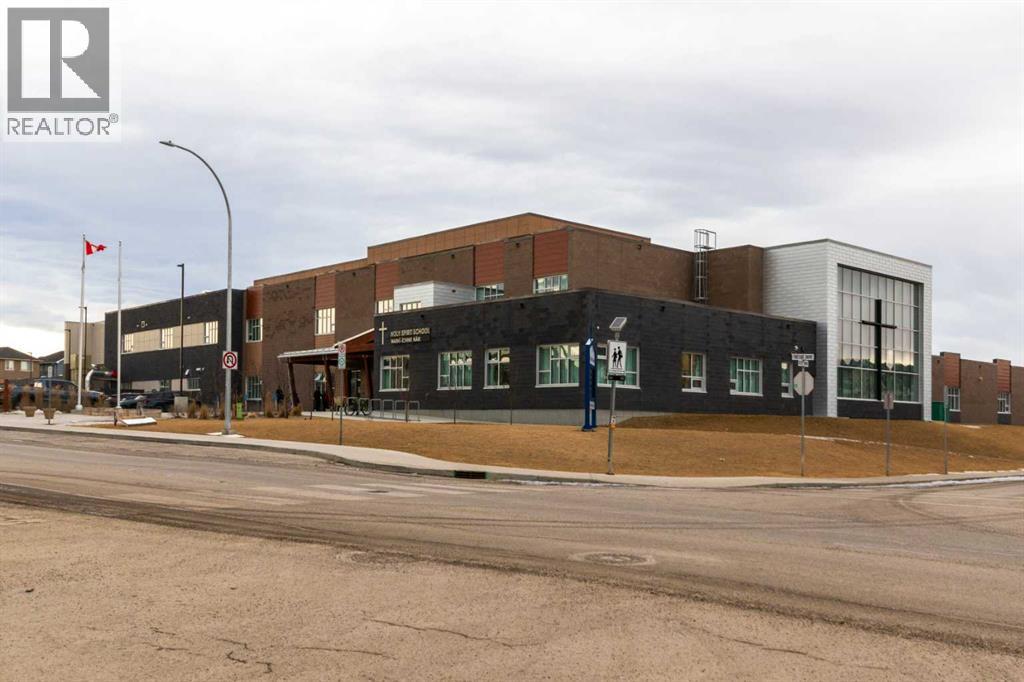 16 Fireside Way, Cochrane