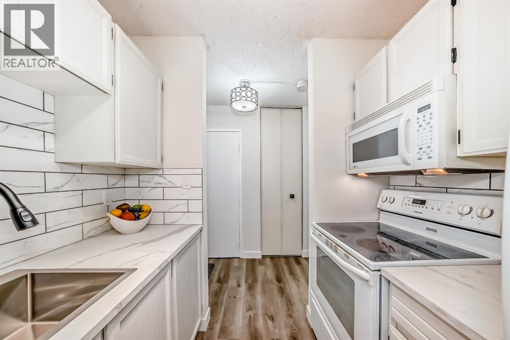 Single Family House for Sale in    Avenue SW Haysboro Calgary 