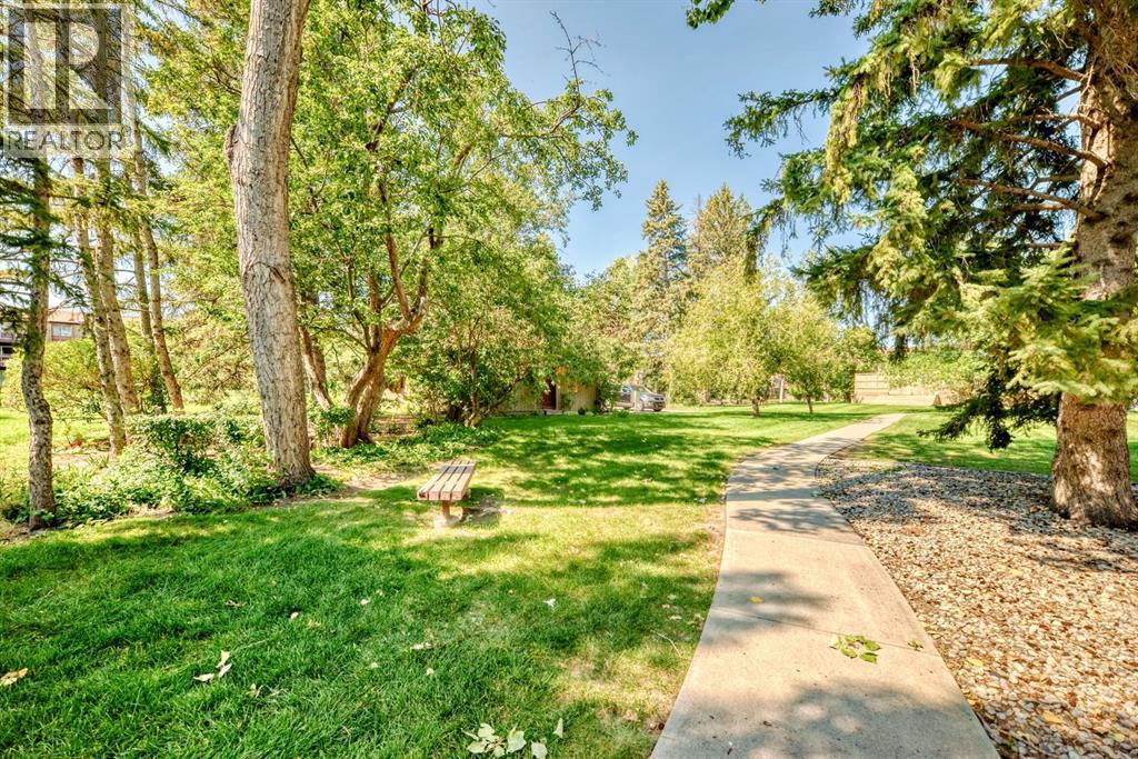 Single Family House for Sale in    Avenue SW Haysboro Calgary 