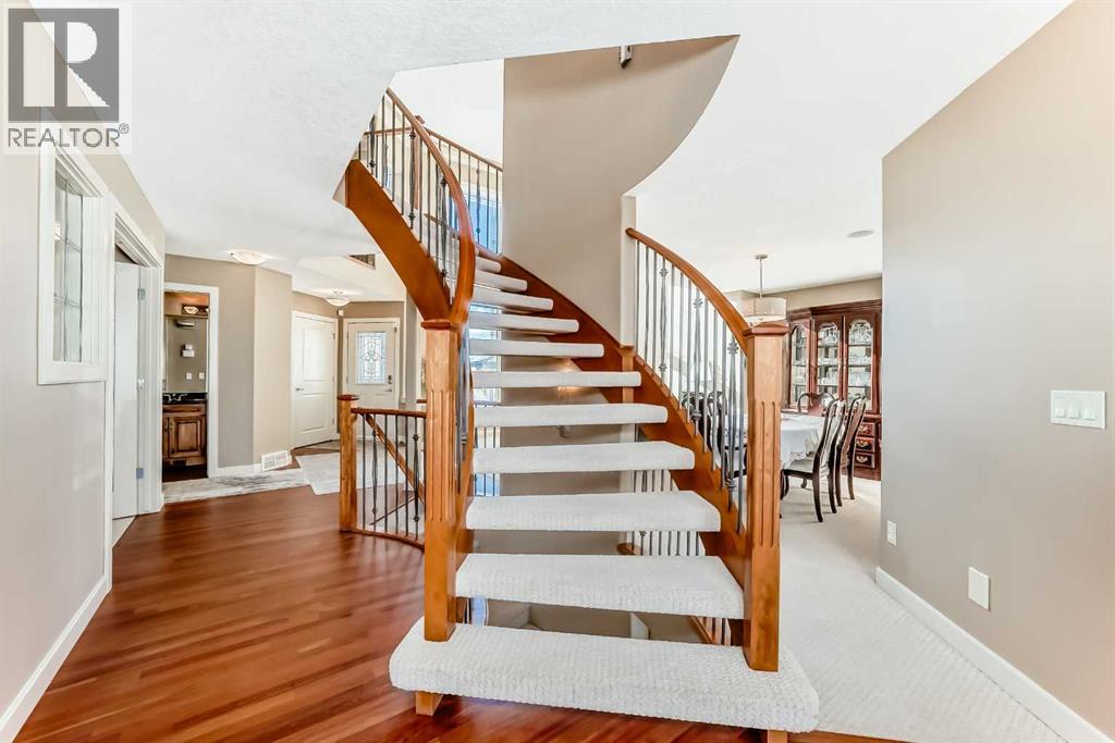 Single Family House for Sale in  Everglade Circle SW Evergreen Calgary 