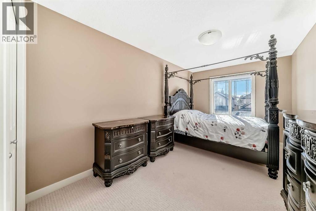 Single Family House for Sale in  Everglade Circle SW Evergreen Calgary 