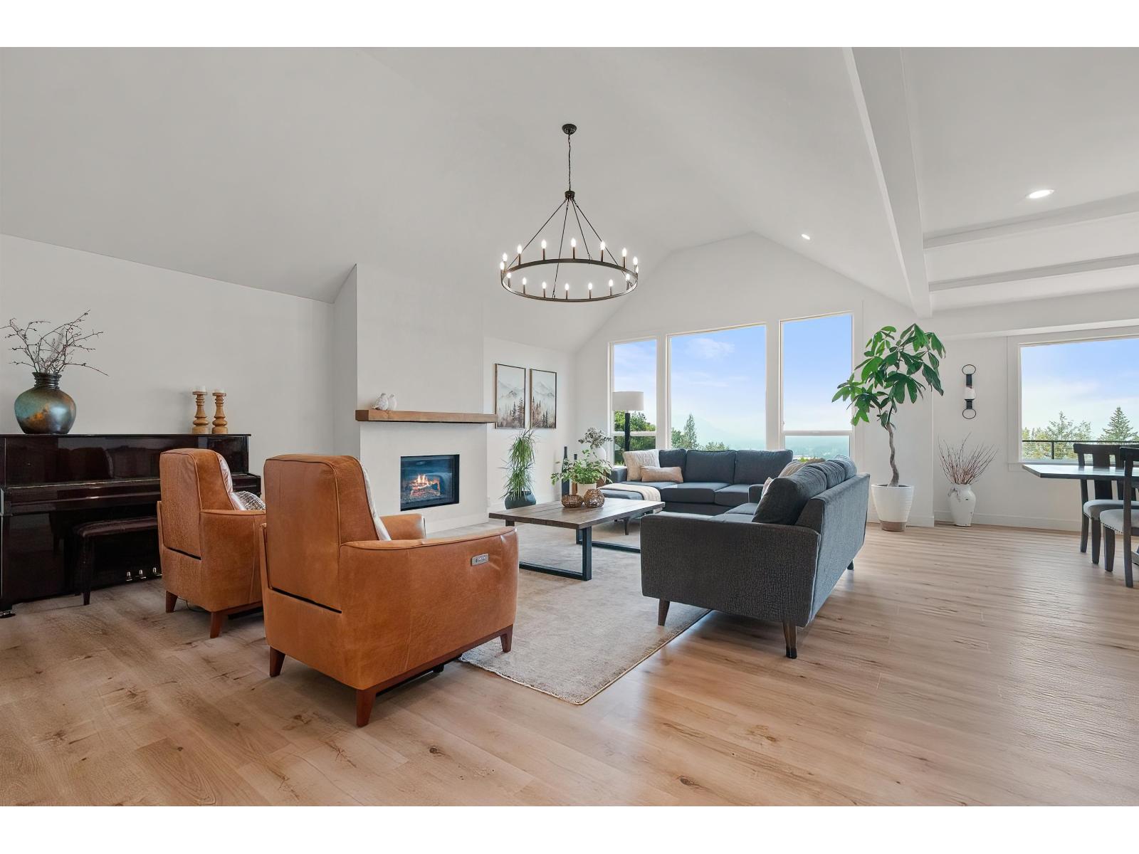 47385 SWALLOW CRESCENT, Little Mountain, Chilliwack