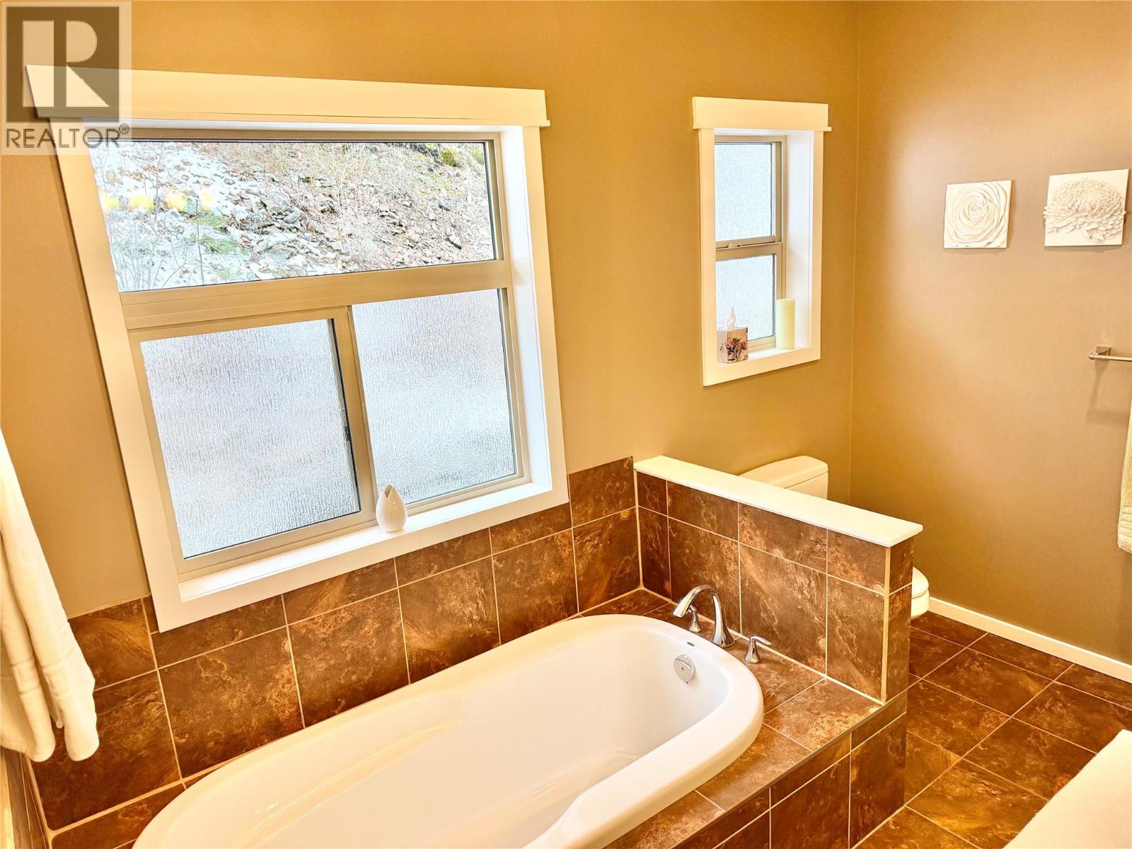 355 PROSPECT DRIVE - 24