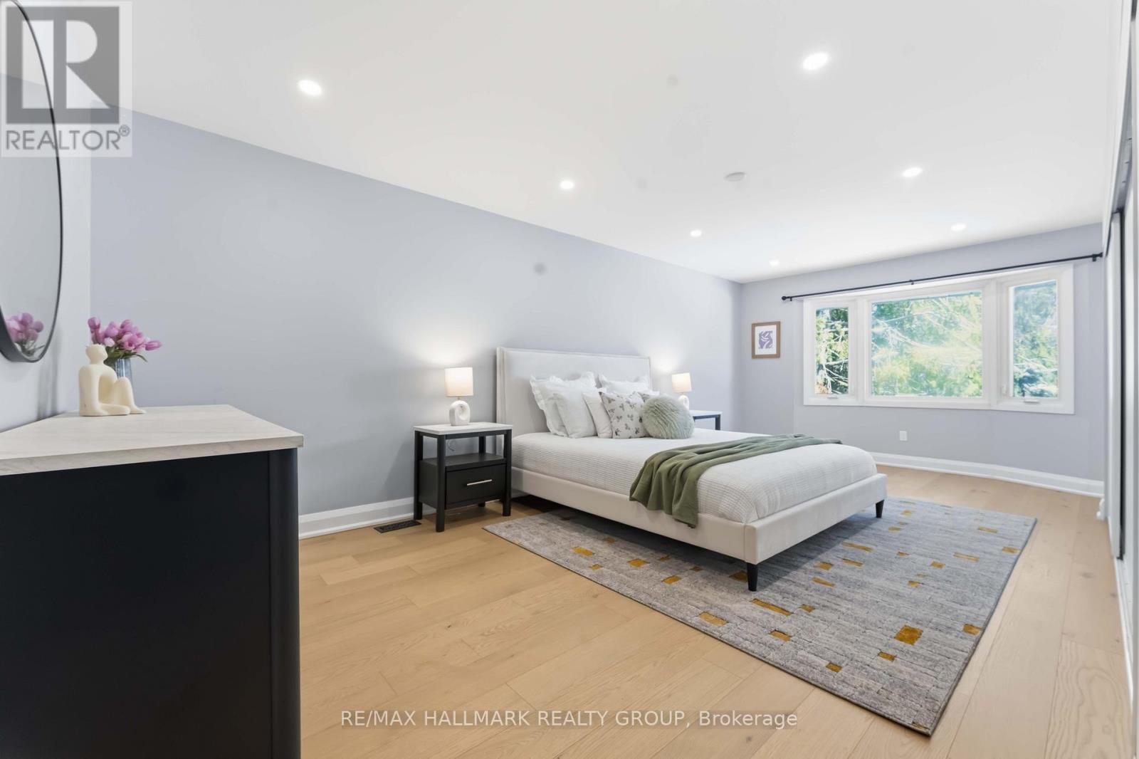19 KINGSFORD CRESCENT, Ottawa, Ontario