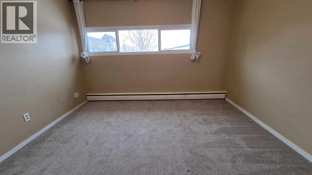 Single Family House for Sale in   Elbow Drive SW Chinook Park Calgary 