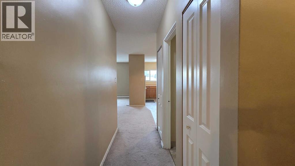 Single Family House for Sale in   Elbow Drive SW Chinook Park Calgary 