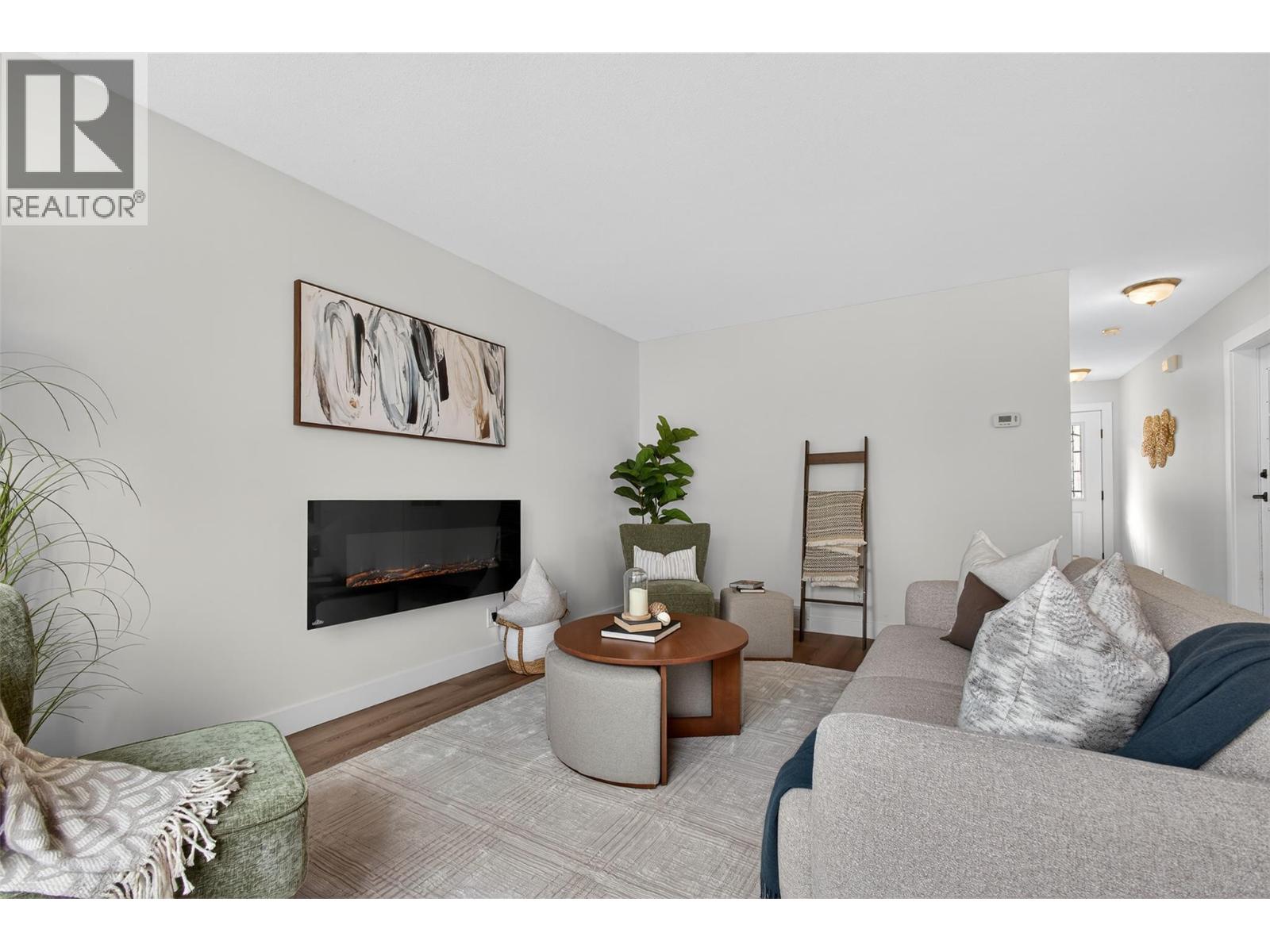 2973 Ensign Way, West Kelowna