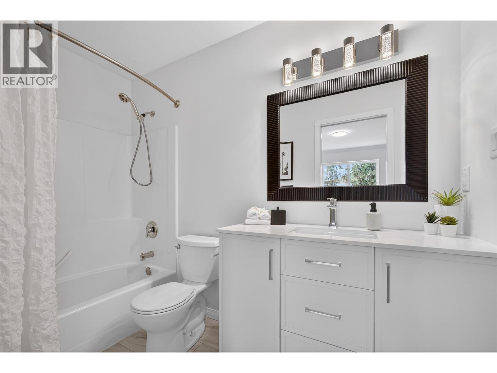 2973 Ensign Way, West Kelowna