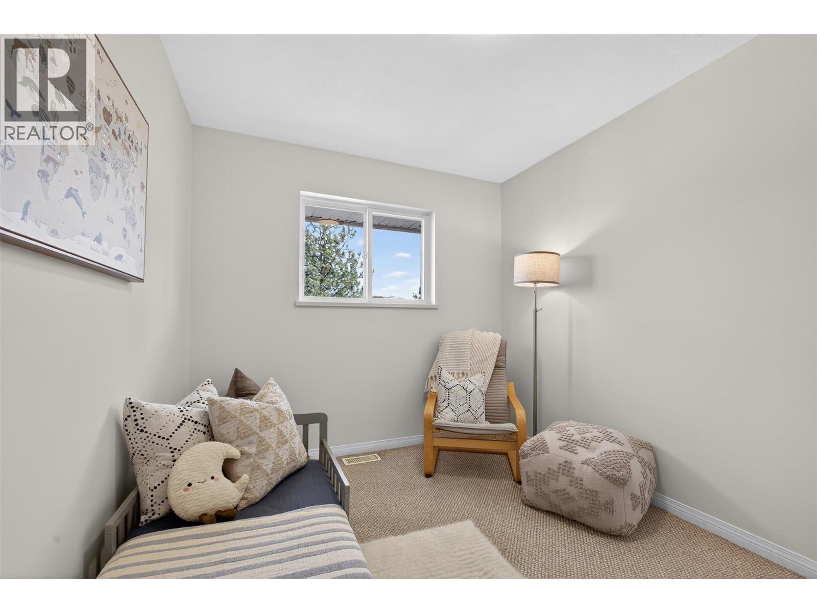 2973 Ensign Way, West Kelowna