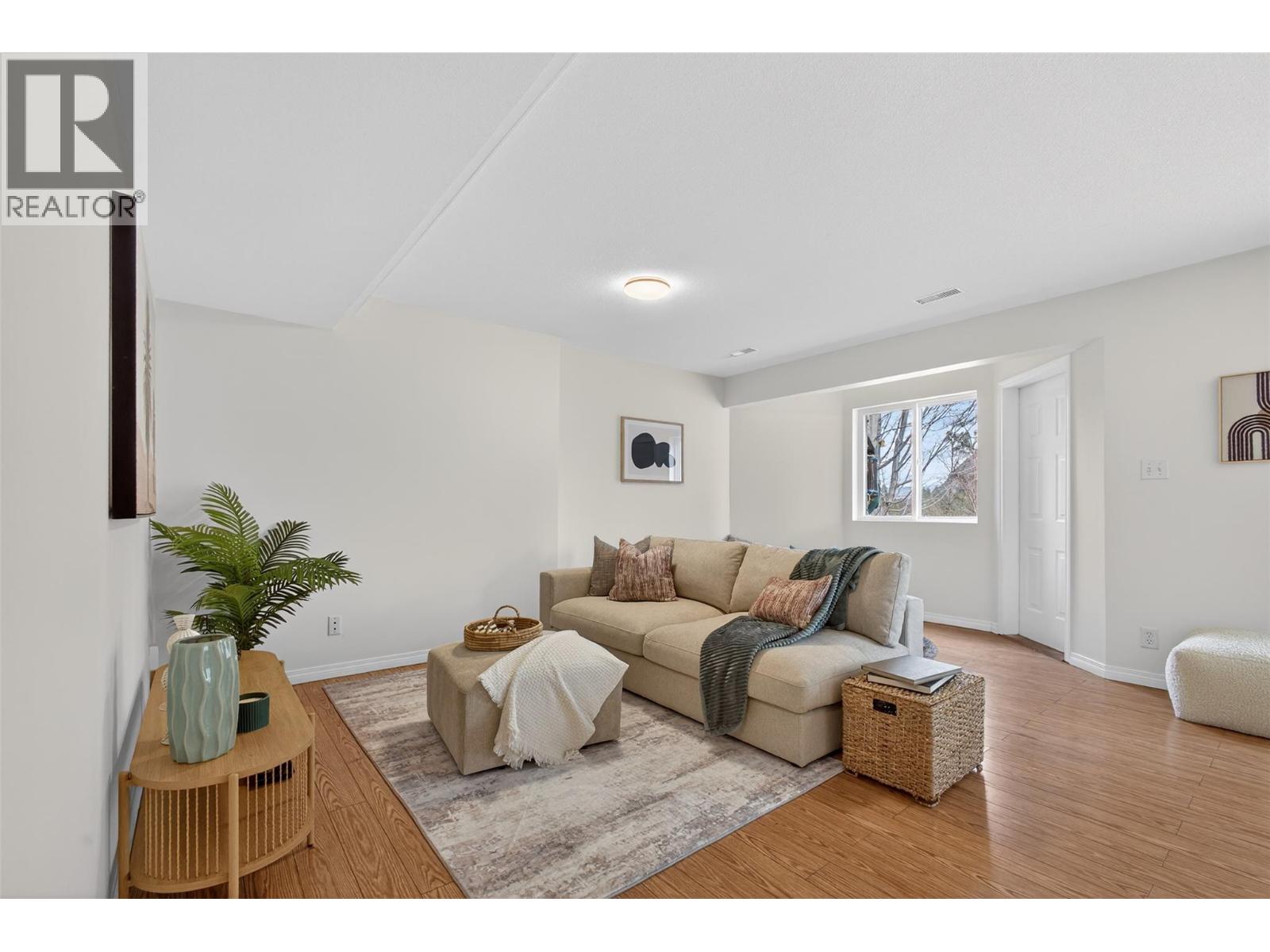 2973 Ensign Way, West Kelowna